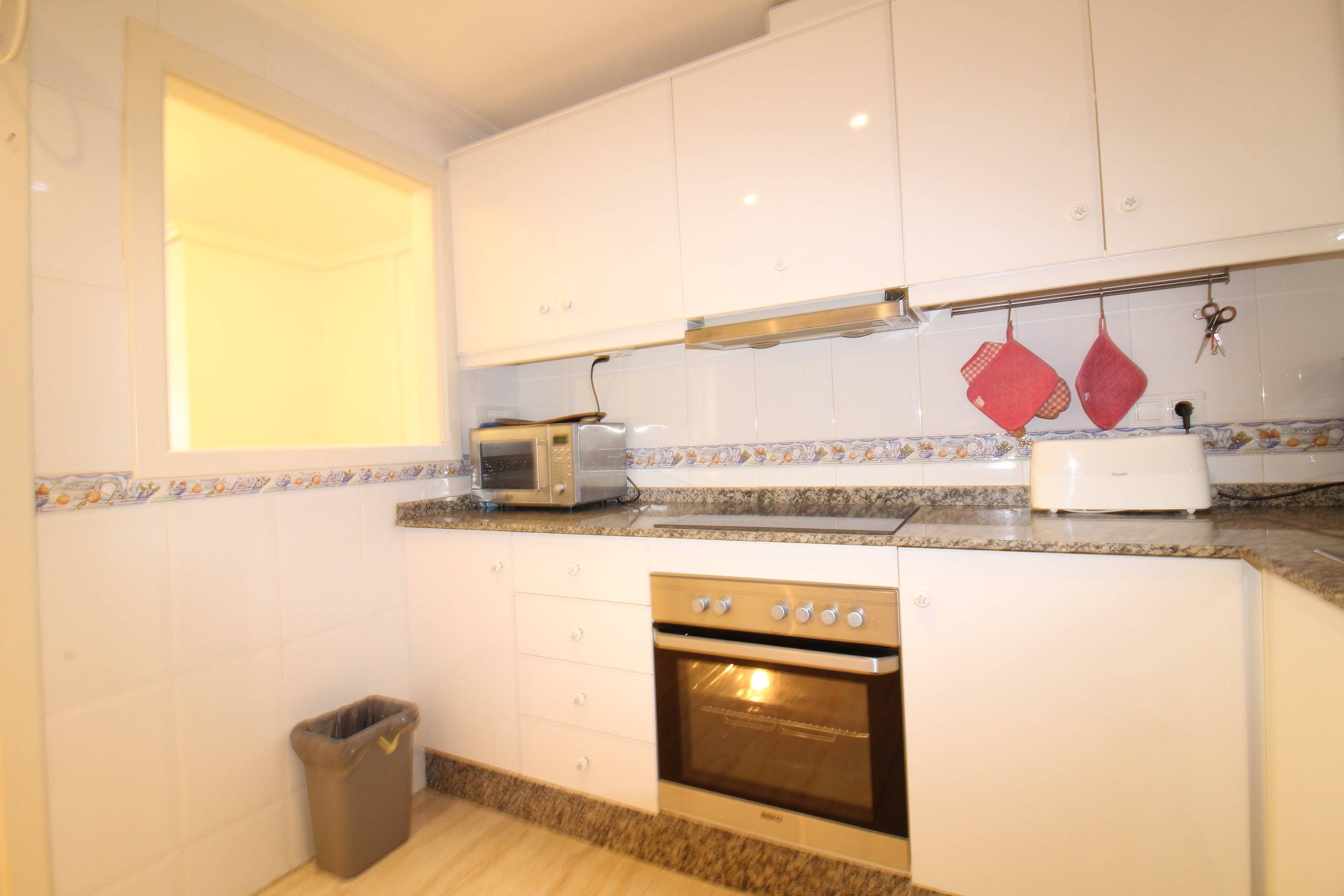 For sale - 2 Bedroom 1 Bathroom Apartment in Torrevieja - Centro  - Alicante