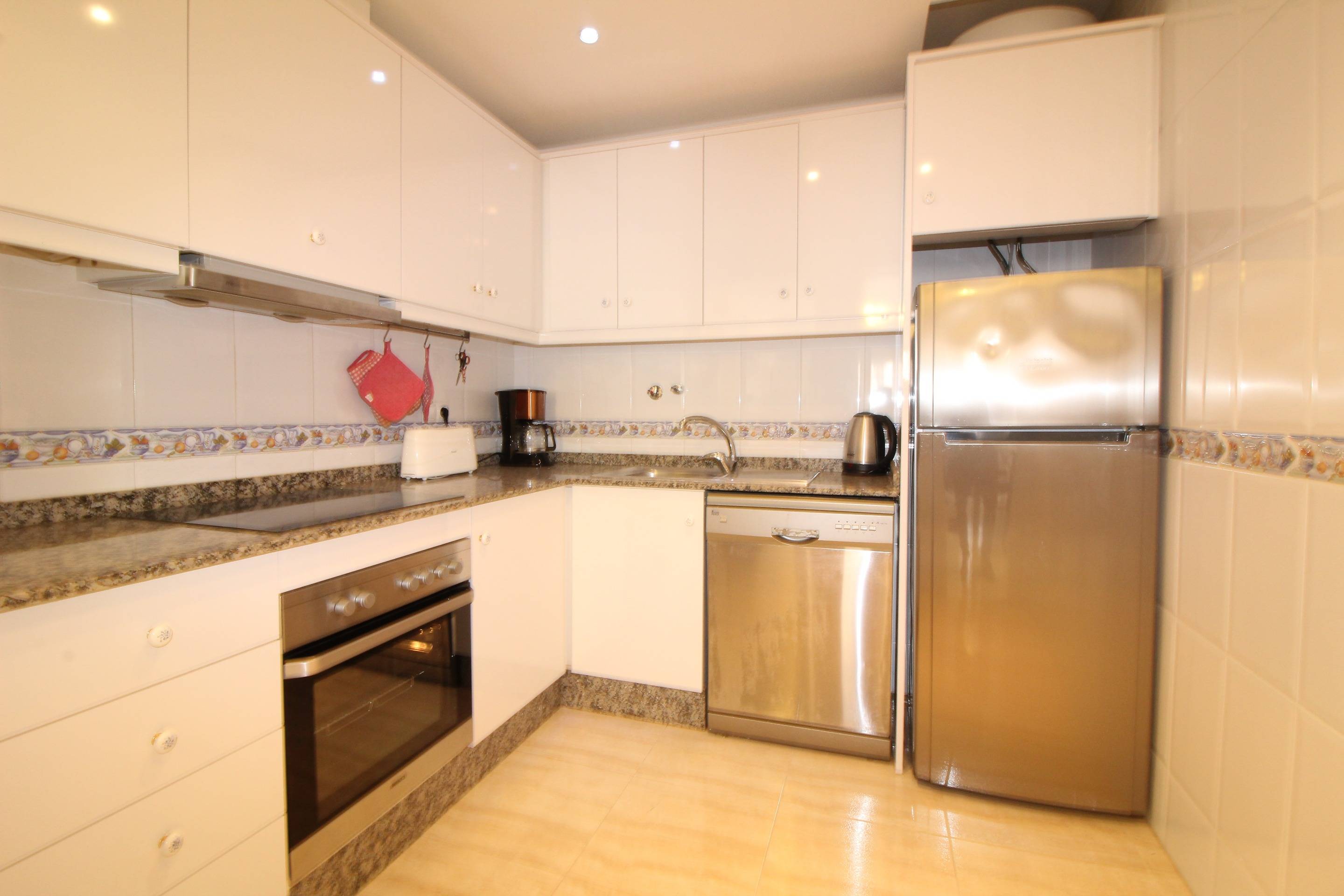 For sale - 2 Bedroom 1 Bathroom Apartment in Torrevieja - Centro  - Alicante