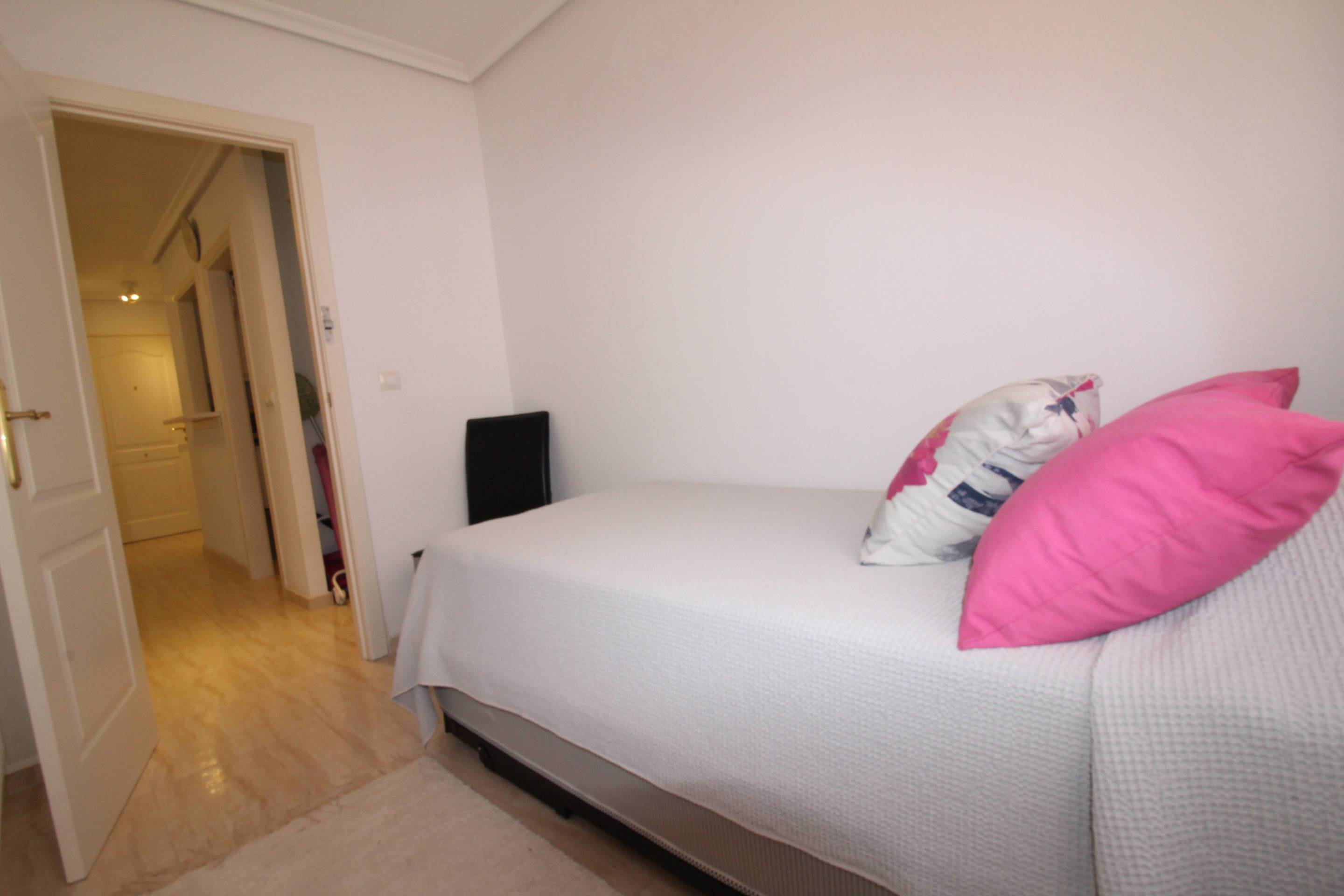 For sale - 2 Bedroom 1 Bathroom Apartment in Torrevieja - Centro  - Alicante