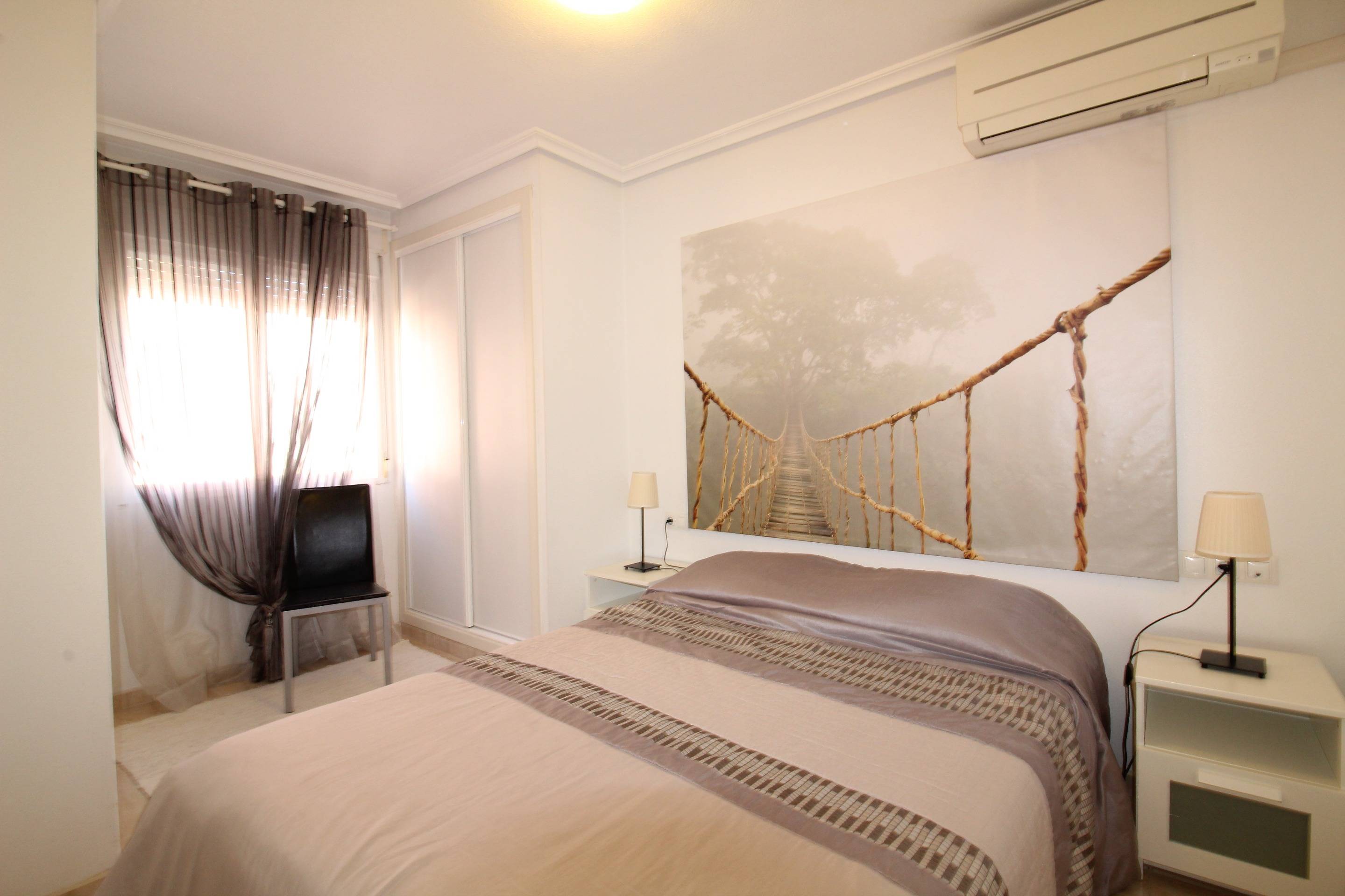 For sale - 2 Bedroom 1 Bathroom Apartment in Torrevieja - Centro  - Alicante
