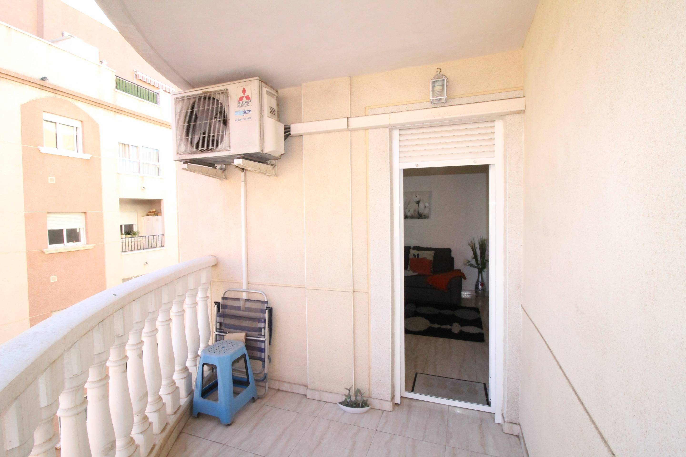 For sale - 2 Bedroom 1 Bathroom Apartment in Torrevieja - Centro  - Alicante
