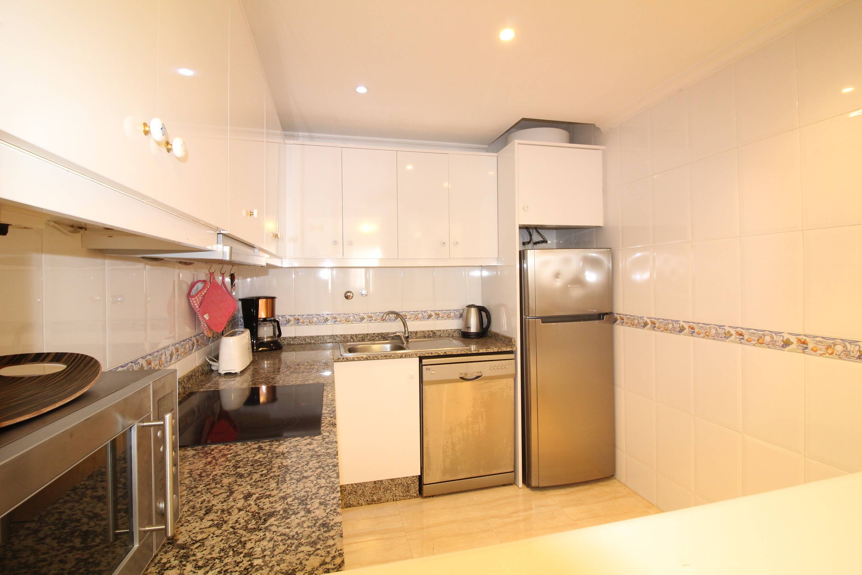 For sale - 2 Bedroom 1 Bathroom Apartment in Torrevieja - Centro  - Alicante