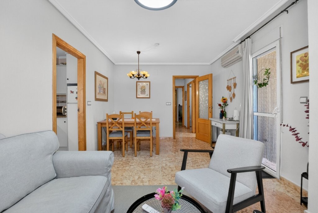 For sale - 3 Bedroom 3 Bathroom Apartment in Torrevieja - Costa Blanca  - Alicante