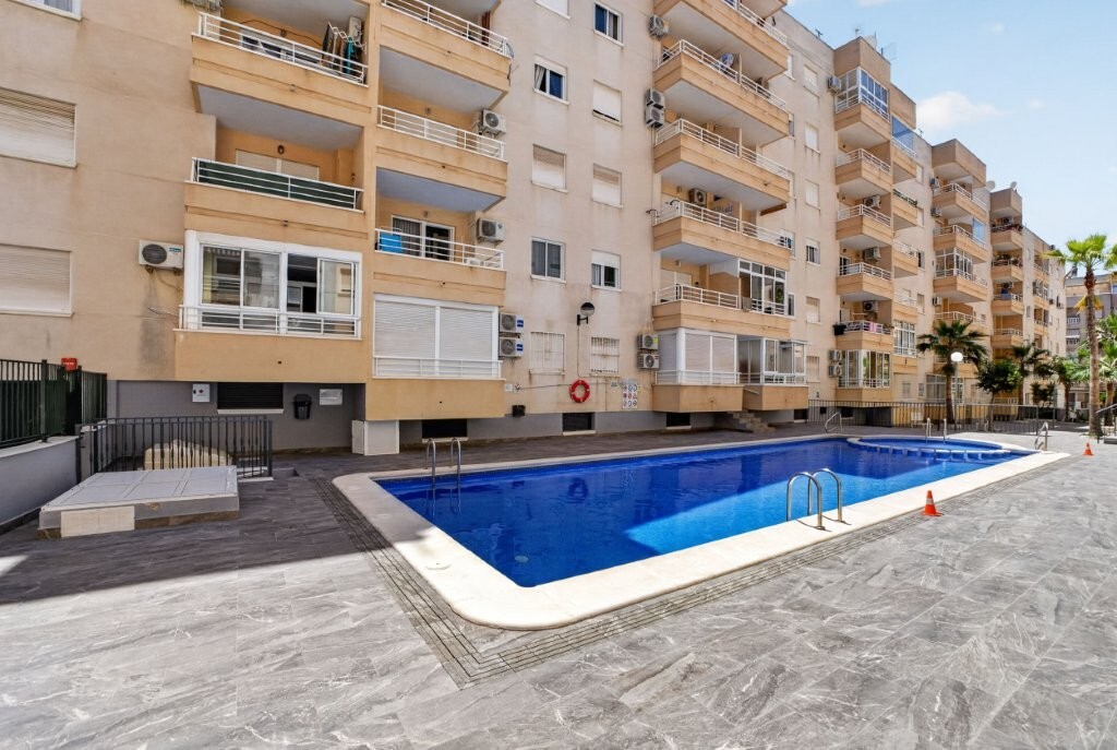 For sale - 3 Bedroom 3 Bathroom Apartment in Torrevieja - Costa Blanca  - Alicante