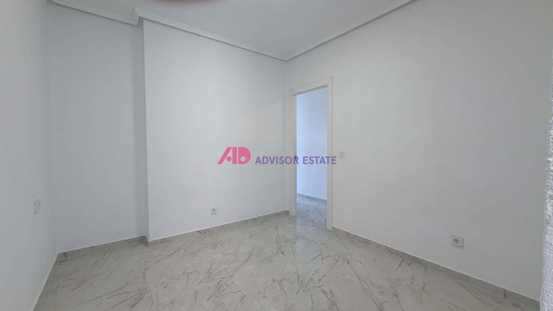 For sale - 2 Bedroom 1 Bathroom Apartment in Torrevieja - Costa Blanca  - Alicante