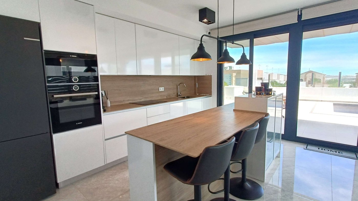 For sale - 3 Bedroom 4 Bathroom Villa in Algorfa - Inland  - Alicante