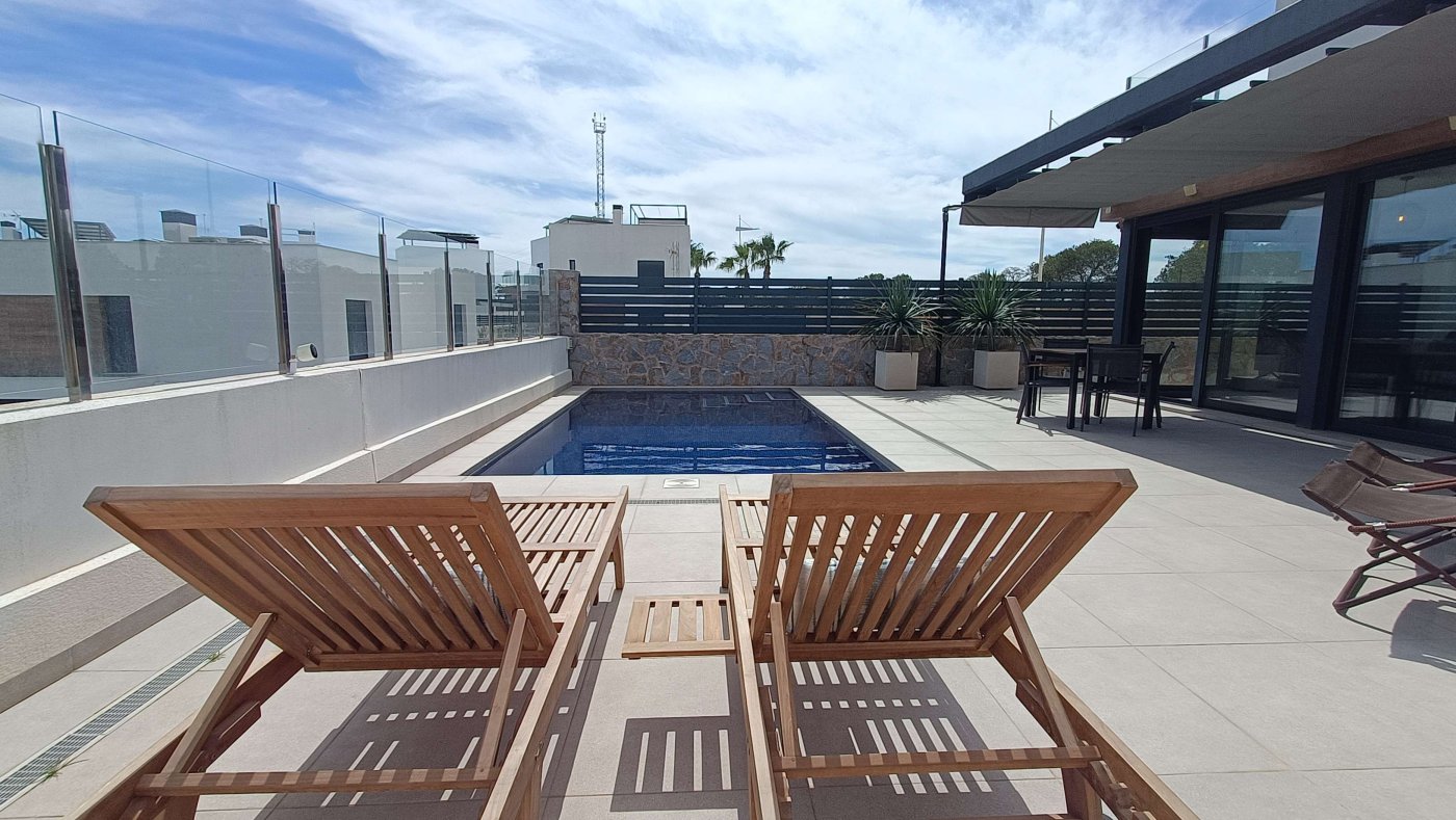 For sale - 3 Bedroom 4 Bathroom Villa in Algorfa - Inland  - Alicante