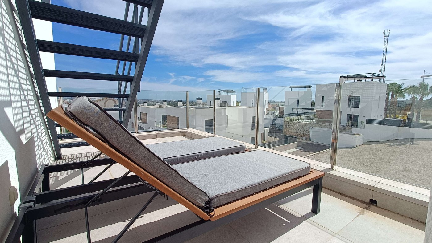For sale - 3 Bedroom 4 Bathroom Villa in Algorfa - Inland  - Alicante