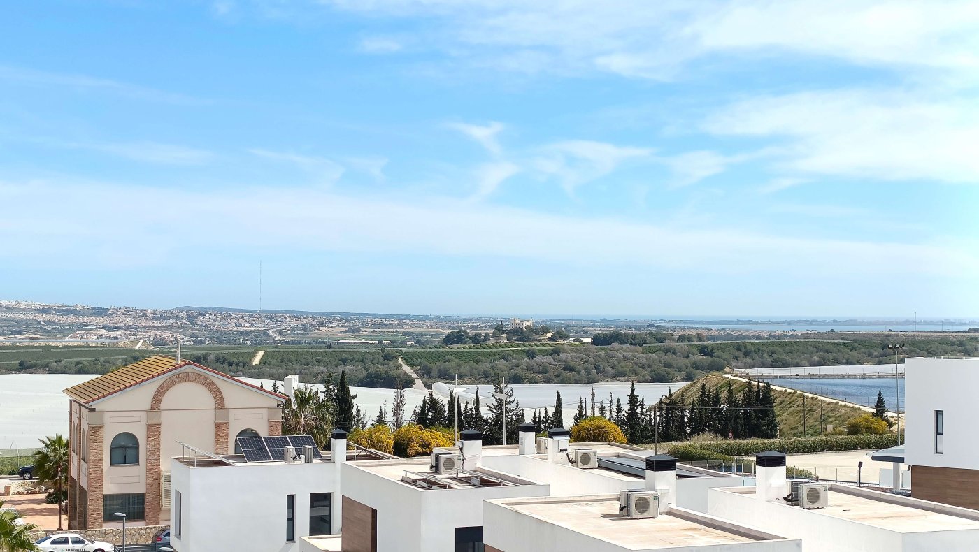 For sale - 3 Bedroom 4 Bathroom Villa in Algorfa - Inland  - Alicante