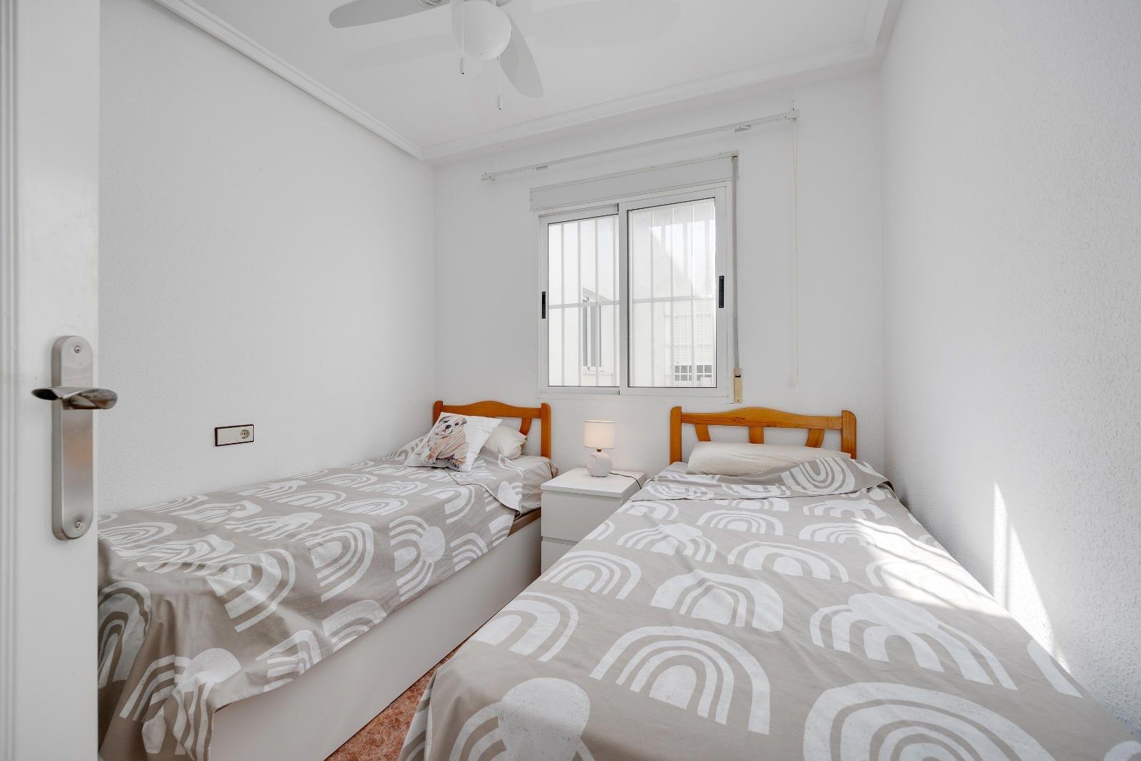 For sale - 2 Bedroom 1 Bathroom Penthouse in Torrevieja - Centro  - Alicante