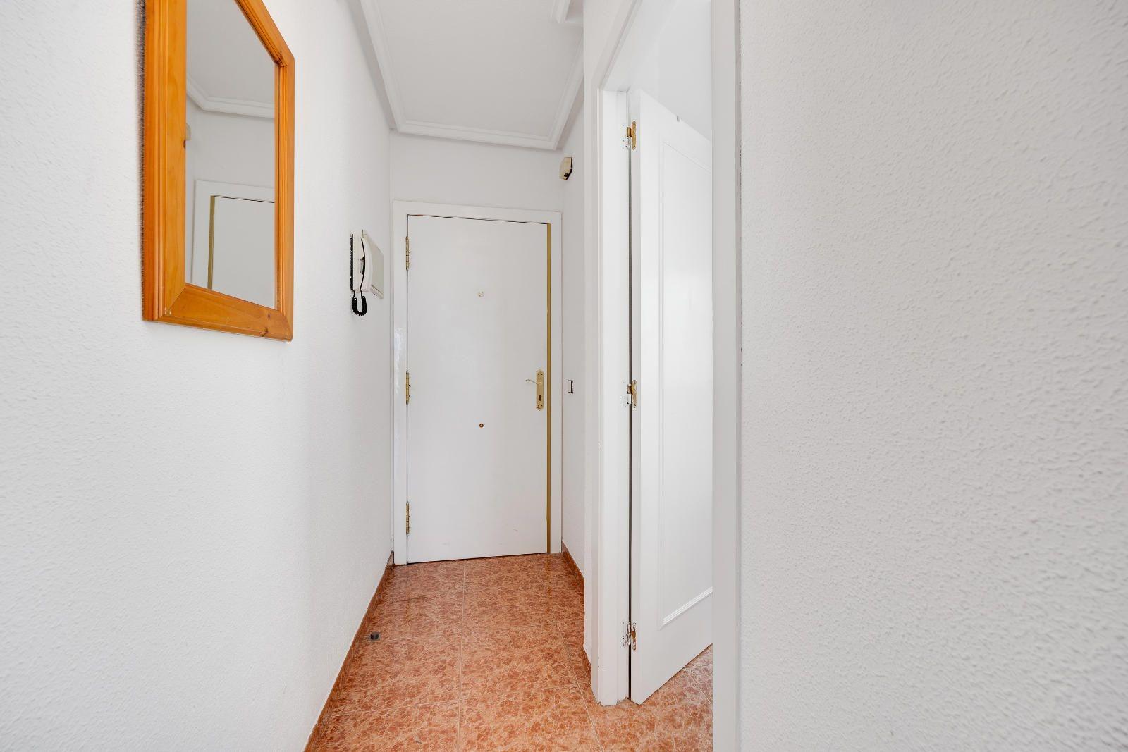 For sale - 2 Bedroom 1 Bathroom Penthouse in Torrevieja - Centro  - Alicante