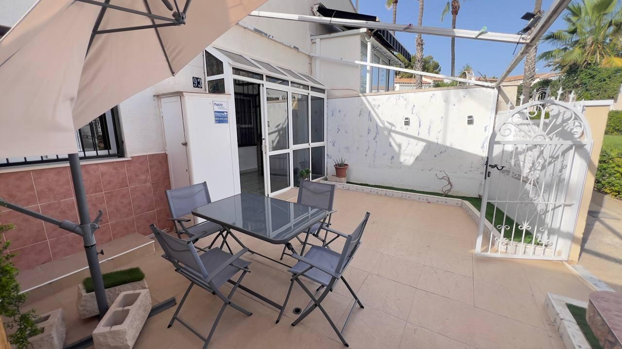 For sale - 3 Bedroom 1 Bathroom Bungalow in Torrevieja - Los Balcones  - Alicante