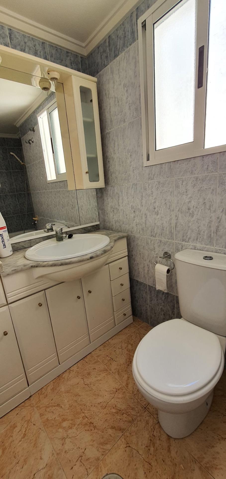 For sale - 2 Bedroom 1 Bathroom Penthouse in Torrevieja - Centro  - Alicante