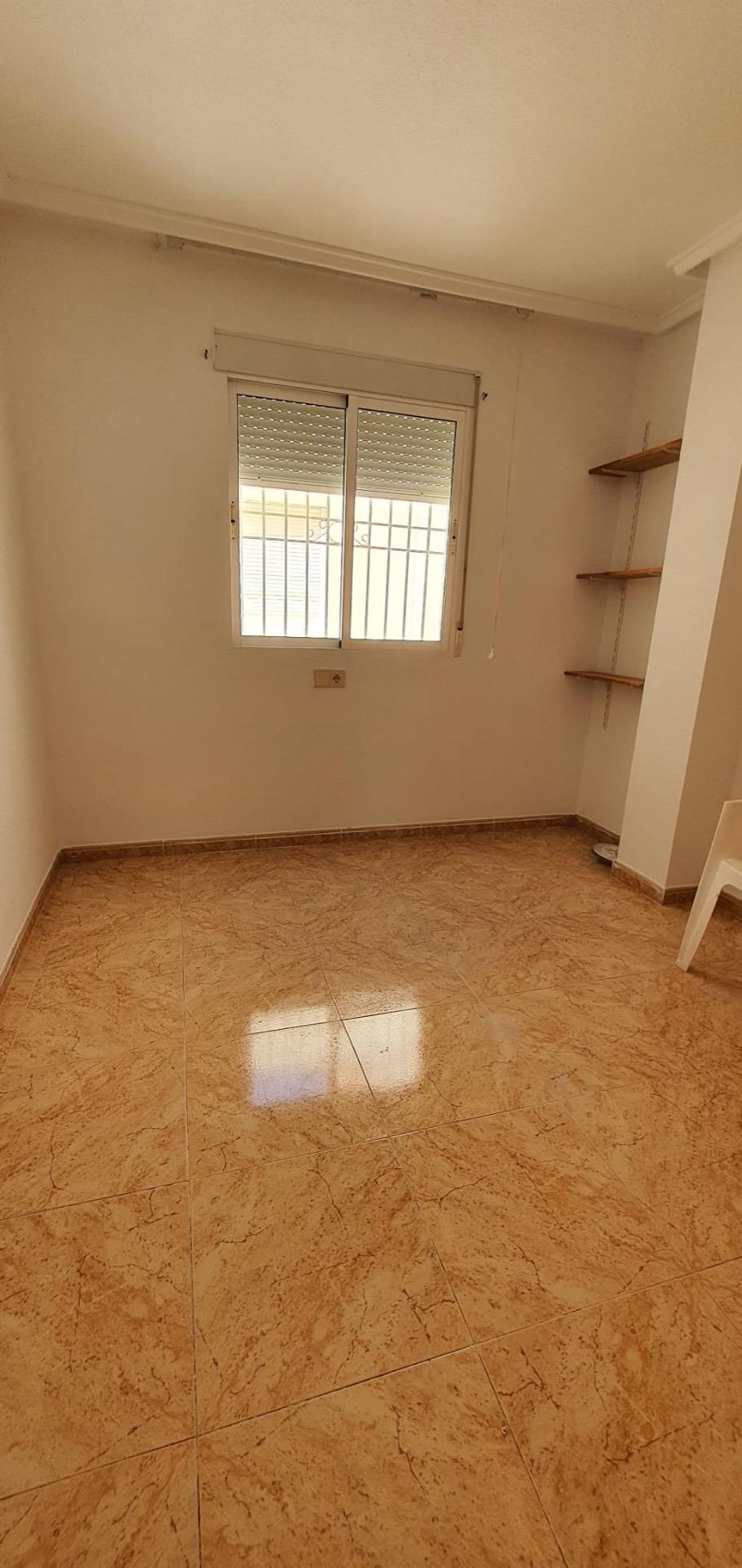 For sale - 2 Bedroom 1 Bathroom Penthouse in Torrevieja - Centro  - Alicante