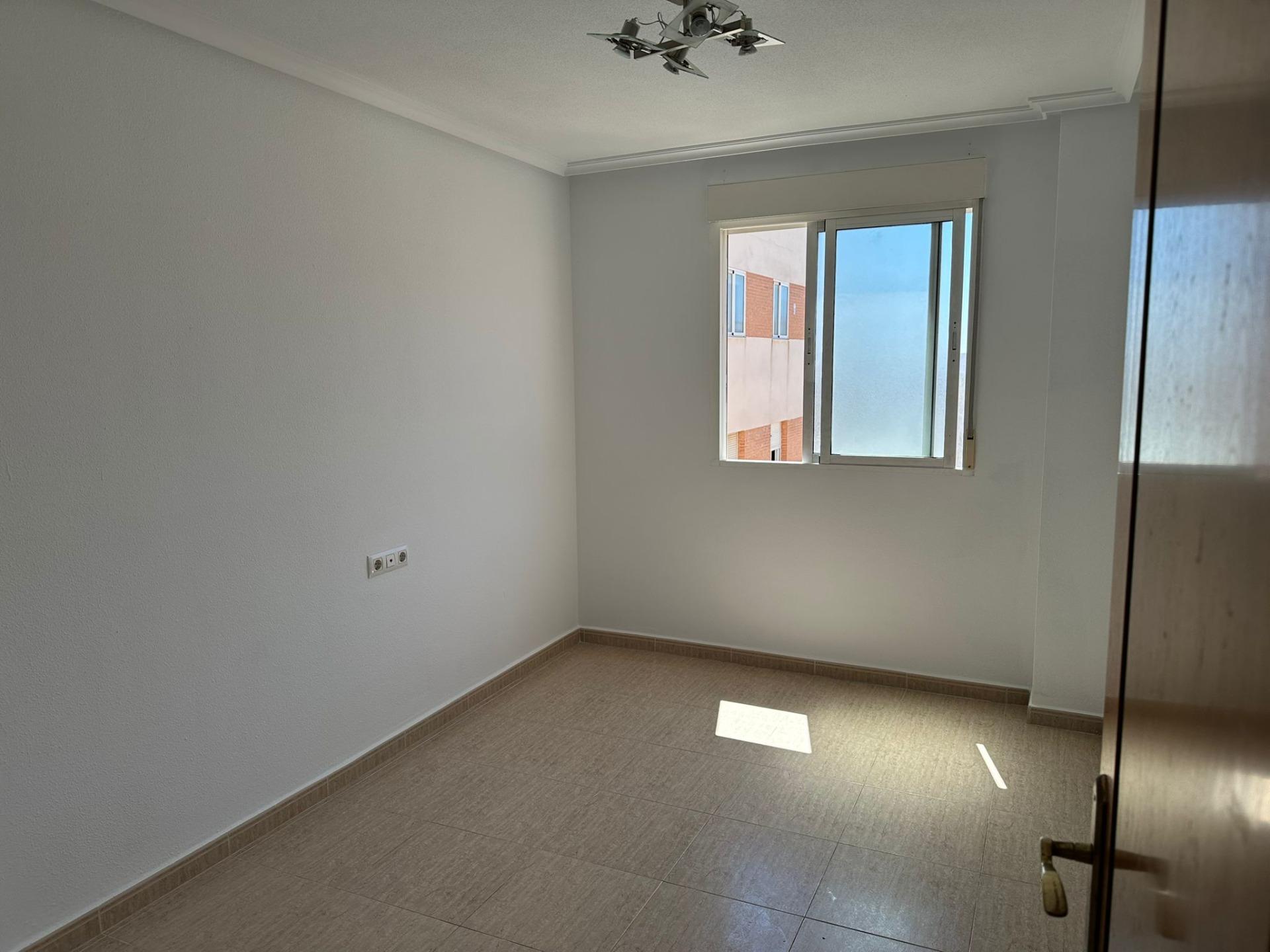For sale - 2 Bedroom 2 Bathroom Apartment in Torrevieja - Centro  - Alicante