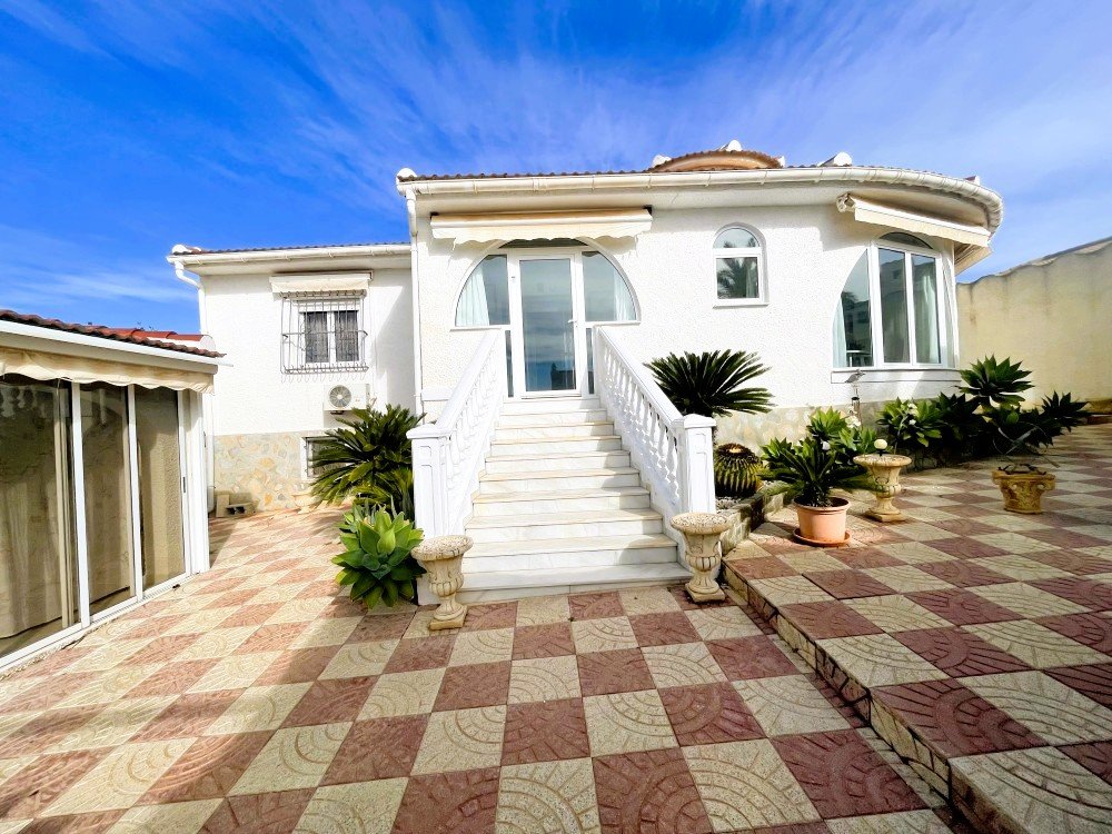 Sold - 3 Bedroom 2 Bathroom Villa in Ciudad Quesada - Costa Blanca  - Alicante