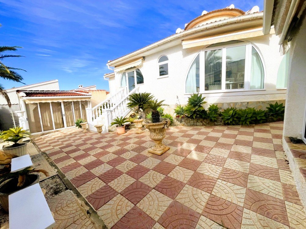 Sold - 3 Bedroom 2 Bathroom Villa in Ciudad Quesada - Costa Blanca  - Alicante