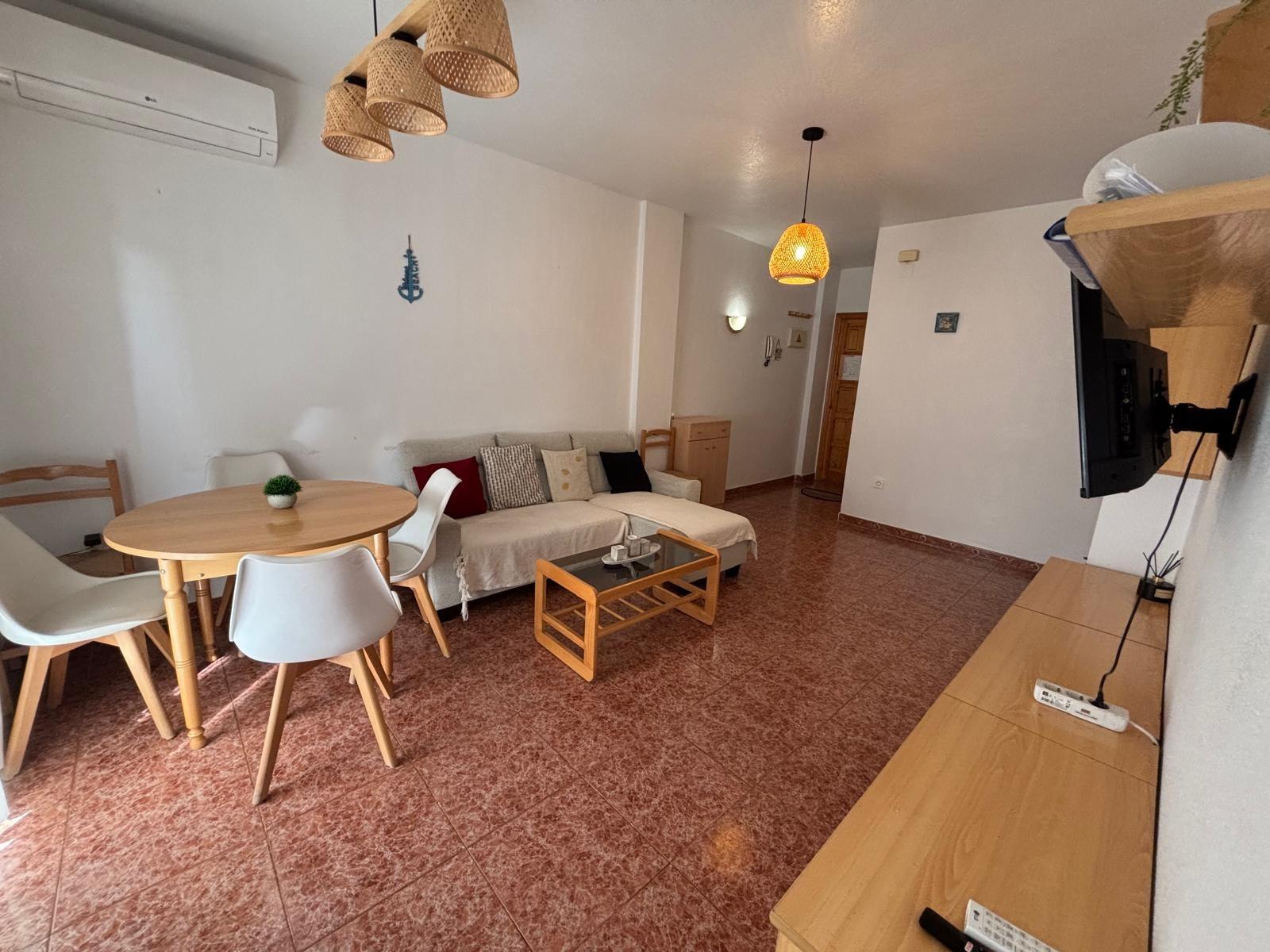 For sale - 3 Bedroom 1 Bathroom Apartment in Torrevieja - Playa De Los Locos  - Alicante