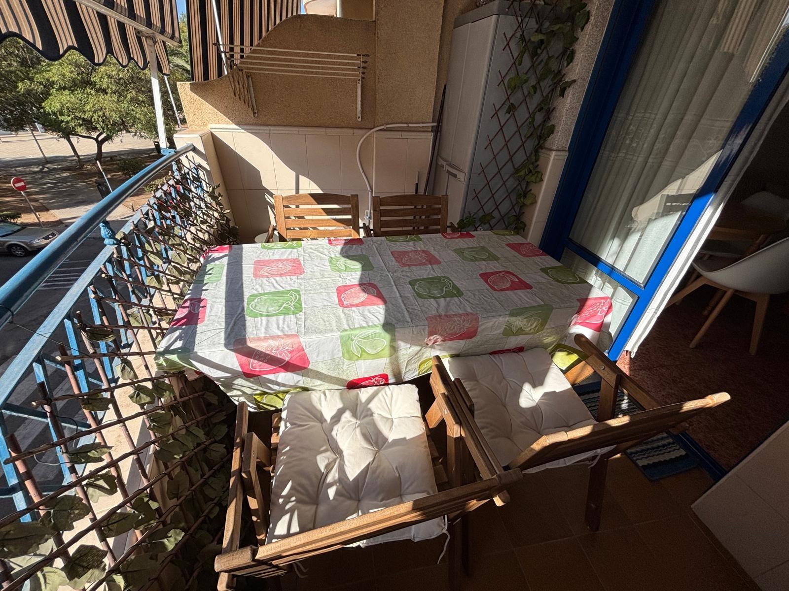 For sale - 3 Bedroom 1 Bathroom Apartment in Torrevieja - Playa De Los Locos  - Alicante