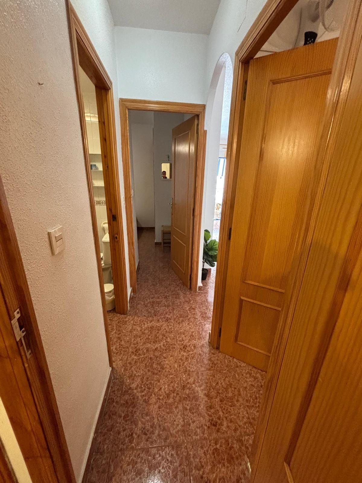 For sale - 3 Bedroom 1 Bathroom Apartment in Torrevieja - Playa De Los Locos  - Alicante