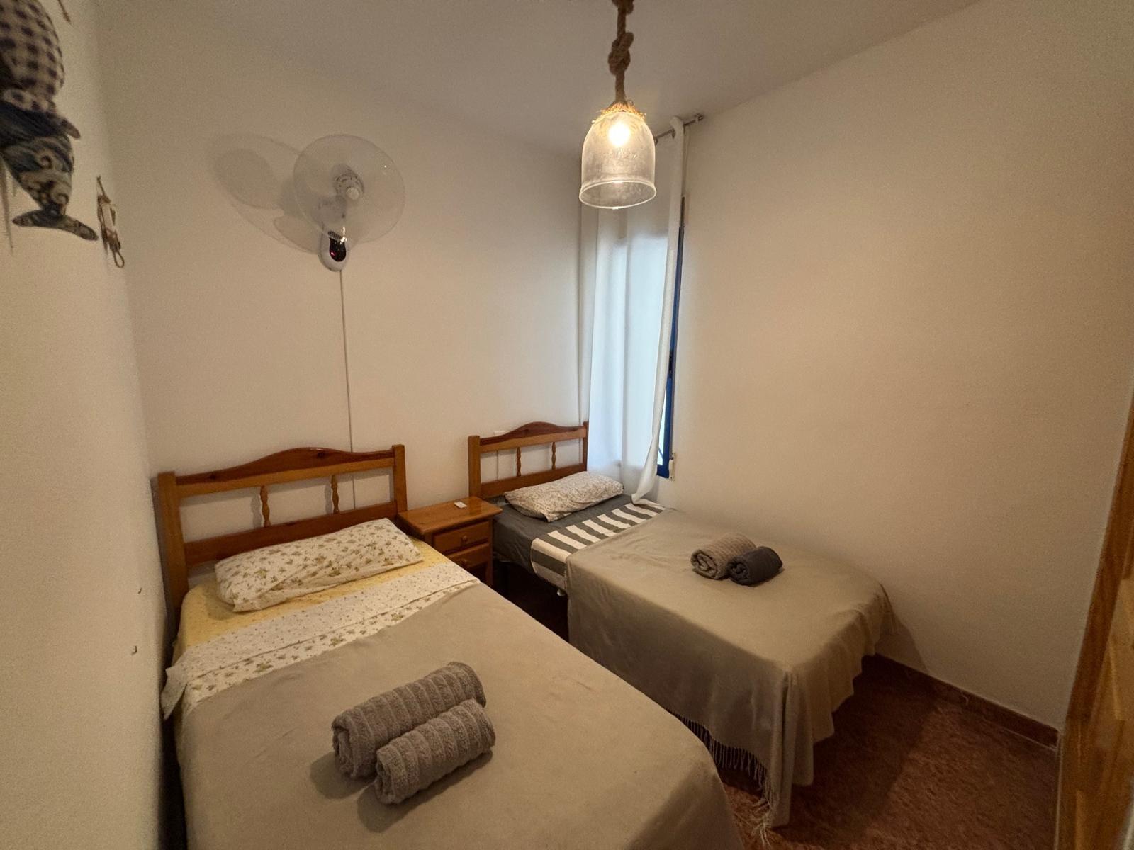 For sale - 3 Bedroom 1 Bathroom Apartment in Torrevieja - Playa De Los Locos  - Alicante