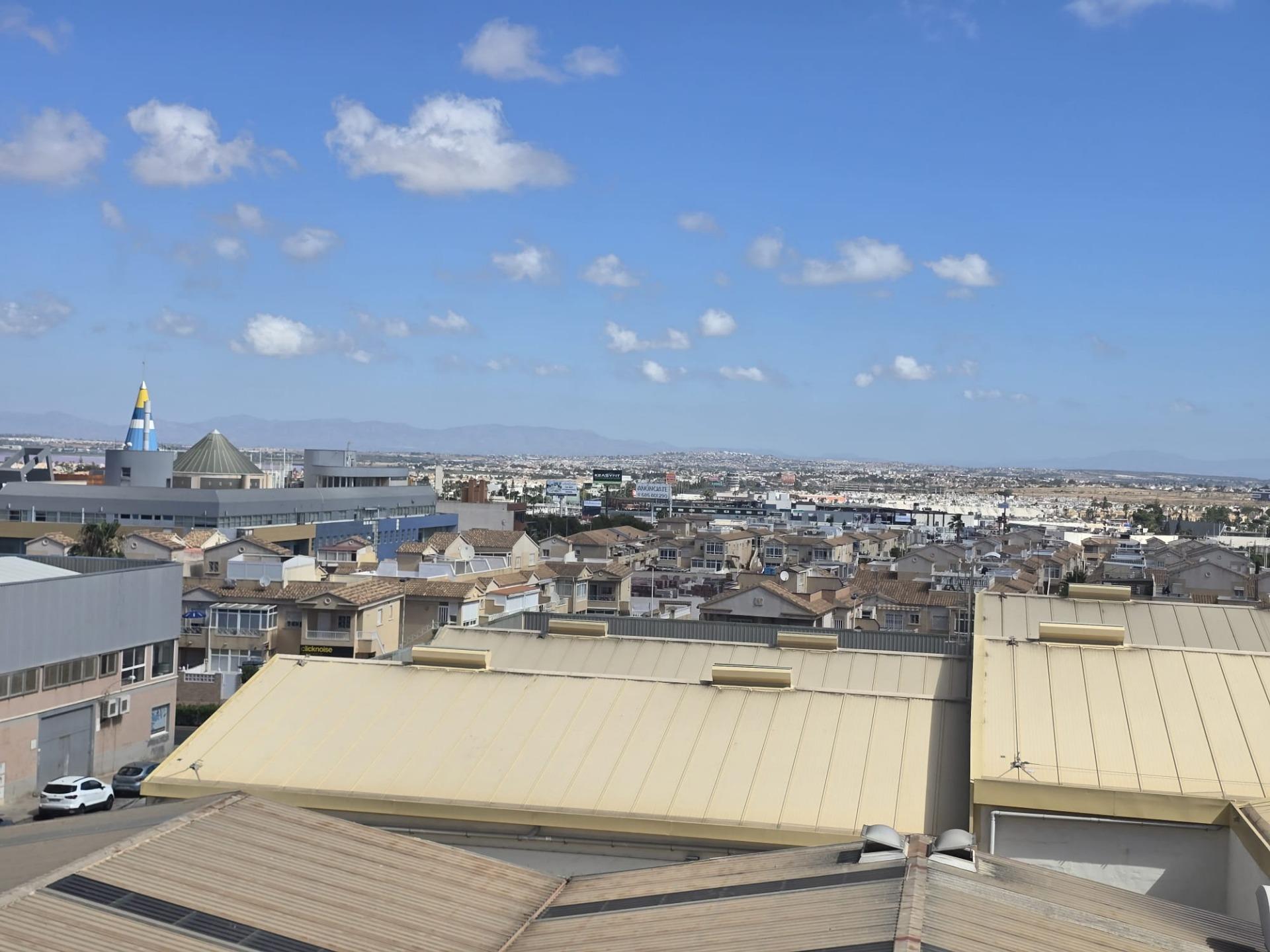 For sale - 2 Bedroom 1 Bathroom Apartment in Torrevieja - Parque Las Naciones  - Alicante