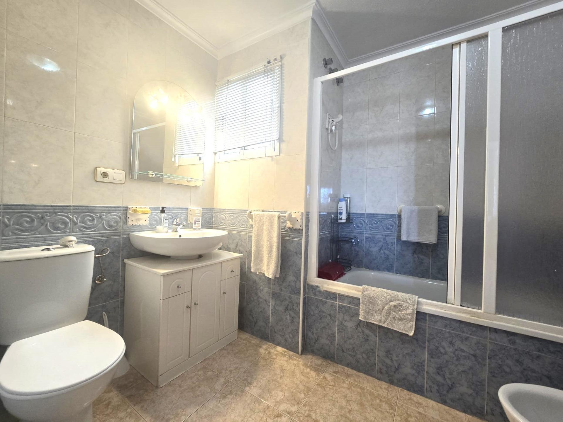 For sale - 2 Bedroom 1 Bathroom Apartment in Torrevieja - Parque Las Naciones  - Alicante