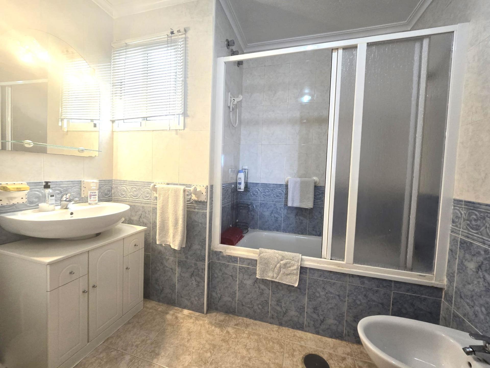 For sale - 2 Bedroom 1 Bathroom Apartment in Torrevieja - Parque Las Naciones  - Alicante