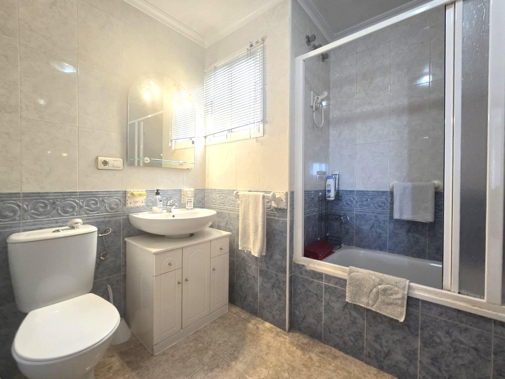 For sale - 2 Bedroom 1 Bathroom Apartment in Torrevieja - Parque Las Naciones  - Alicante