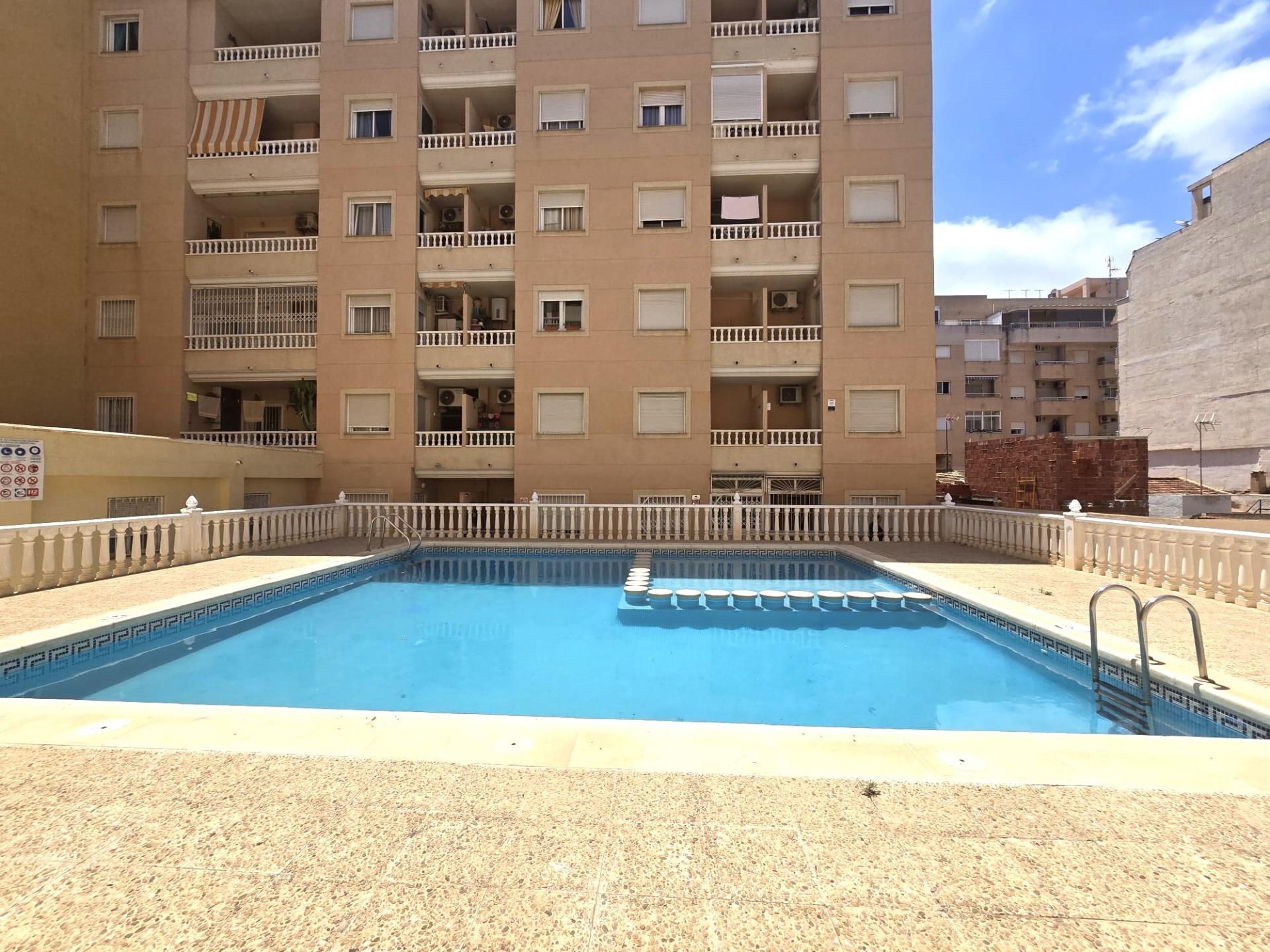 For sale - 2 Bedroom 1 Bathroom Apartment in Torrevieja - Parque Las Naciones  - Alicante