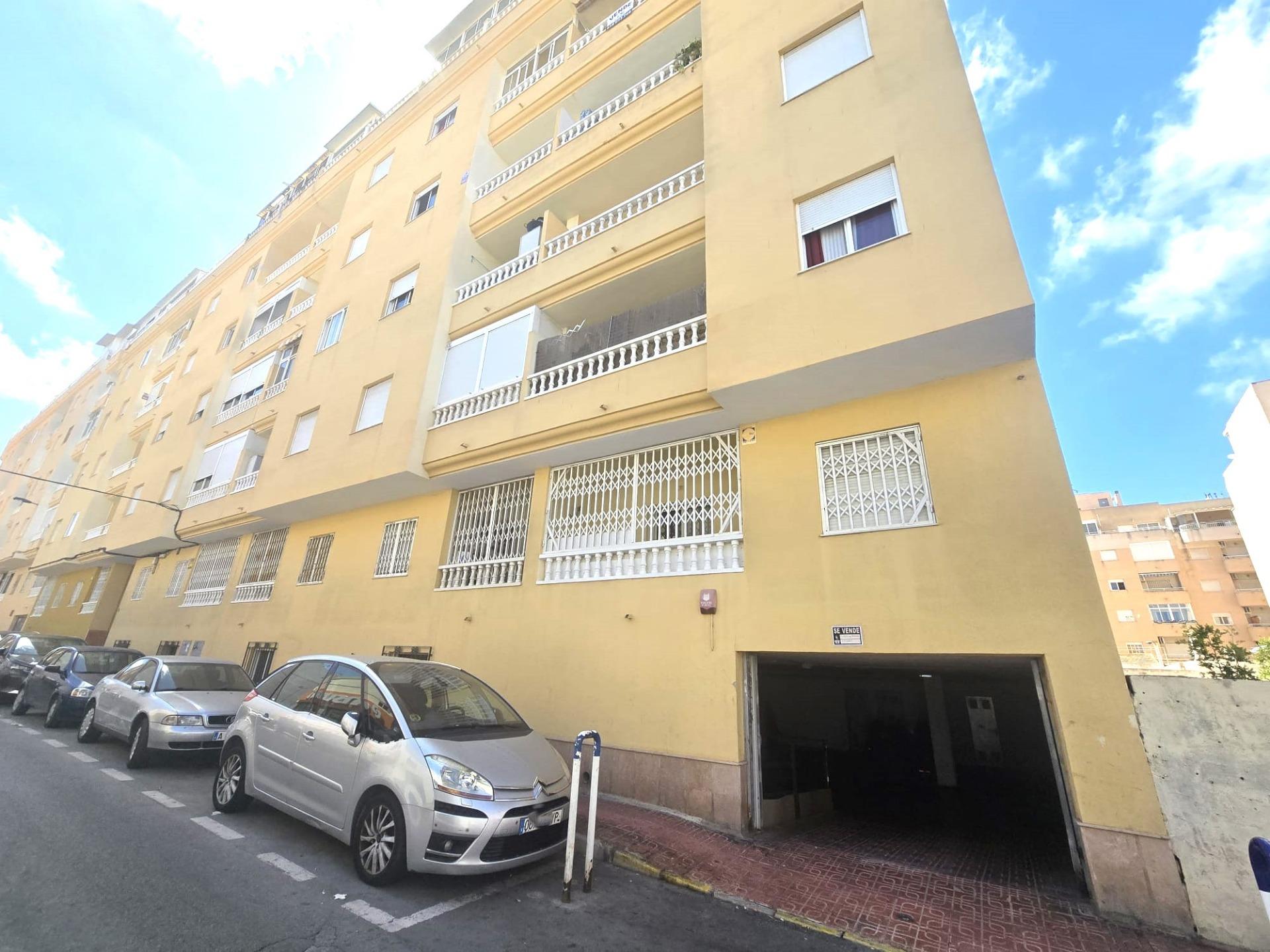 For sale - 2 Bedroom 1 Bathroom Apartment in Torrevieja - Parque Las Naciones  - Alicante