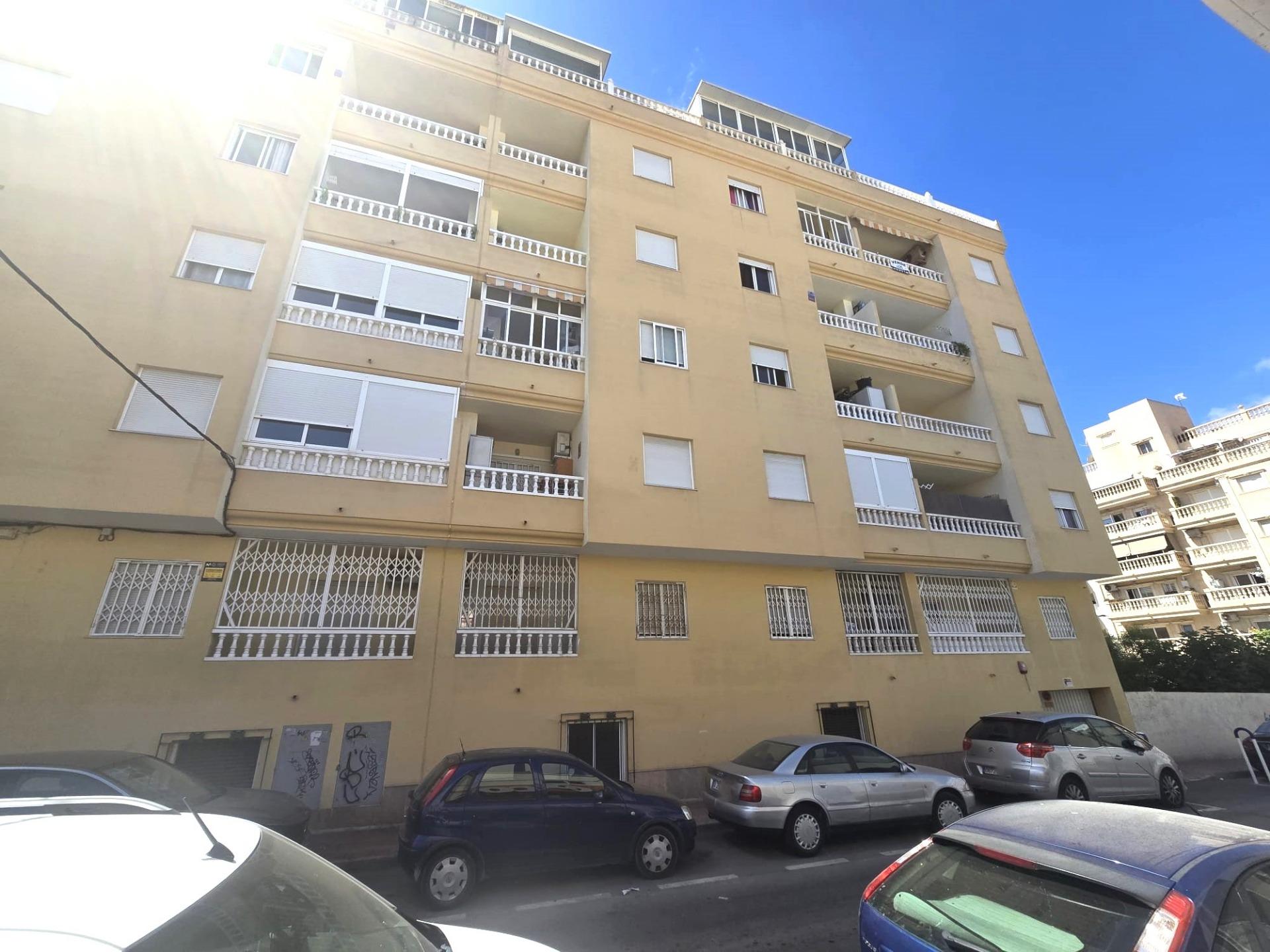 For sale - 2 Bedroom 1 Bathroom Apartment in Torrevieja - Parque Las Naciones  - Alicante