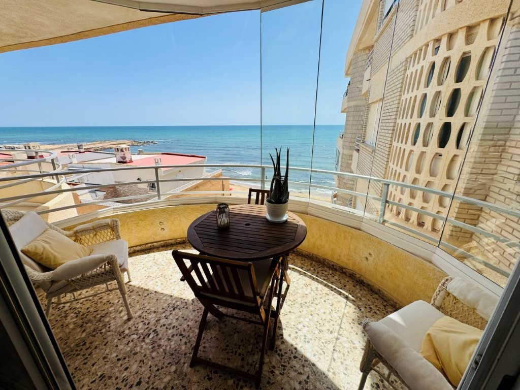 For sale - 3 Bedroom 2 Bathroom Apartment in La Mata - Costa Blanca  - Alicante