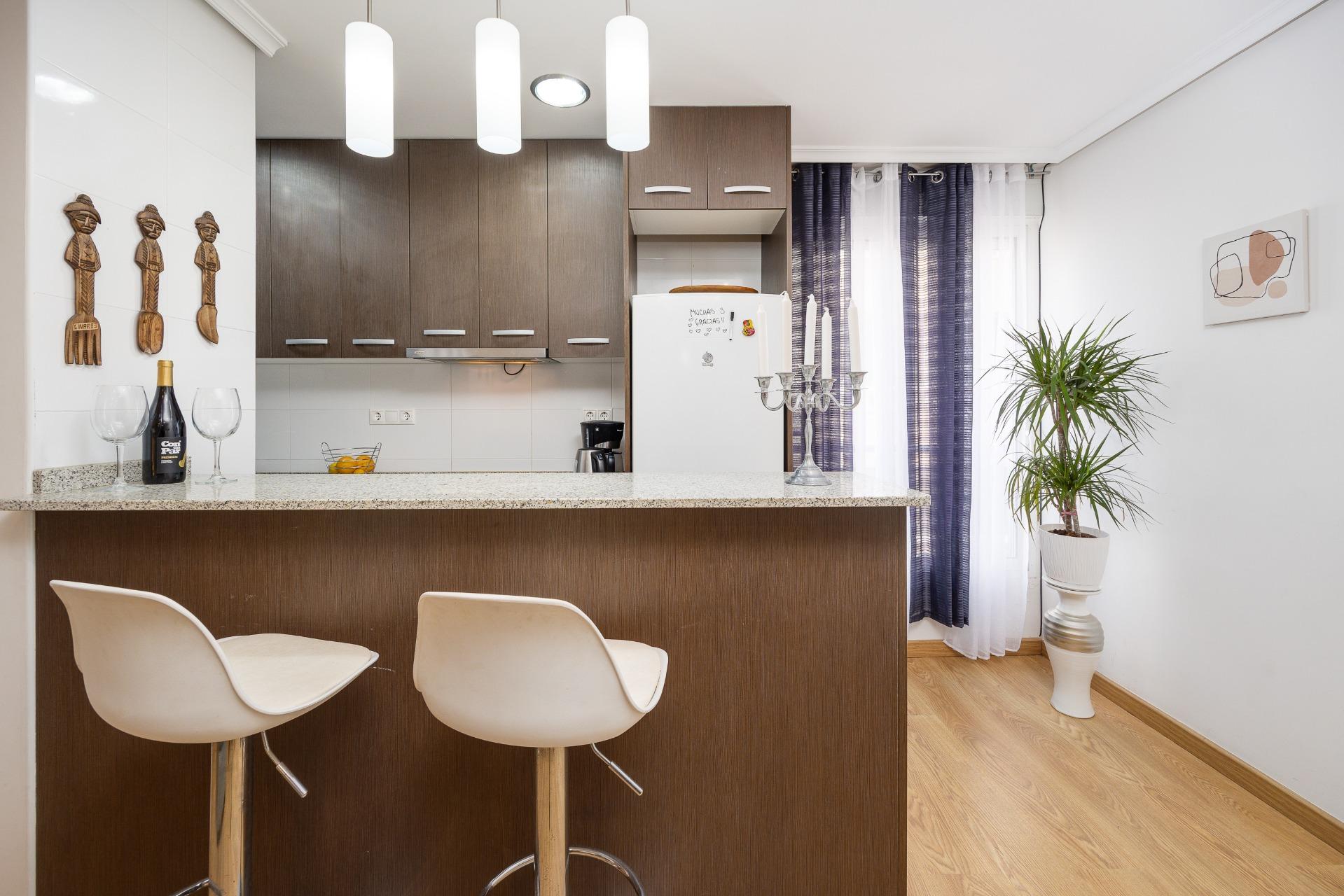 For sale - 2 Bedroom 1 Bathroom Apartment in Torrevieja - Centro  - Alicante