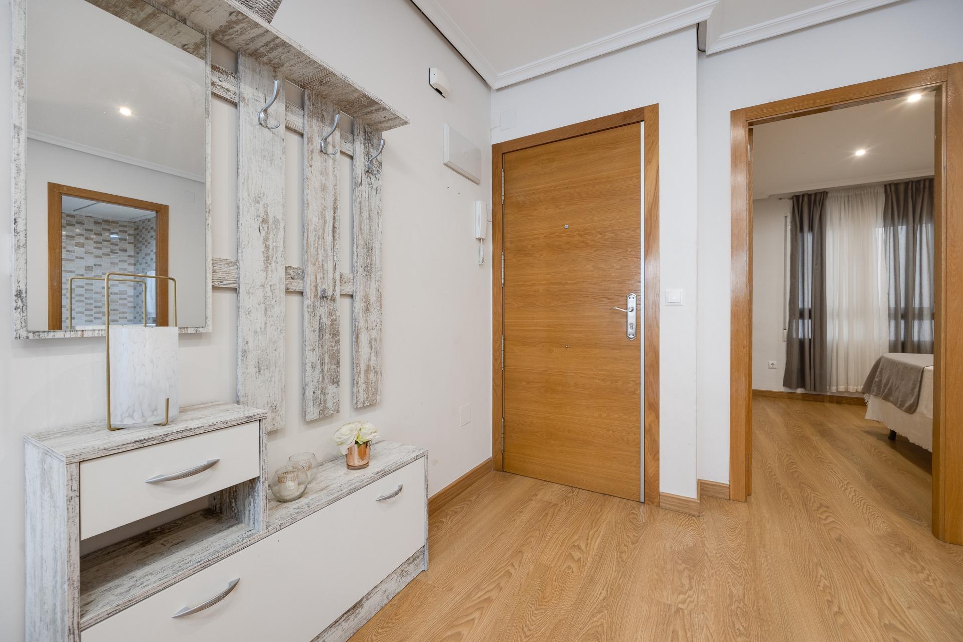 For sale - 2 Bedroom 1 Bathroom Apartment in Torrevieja - Centro  - Alicante