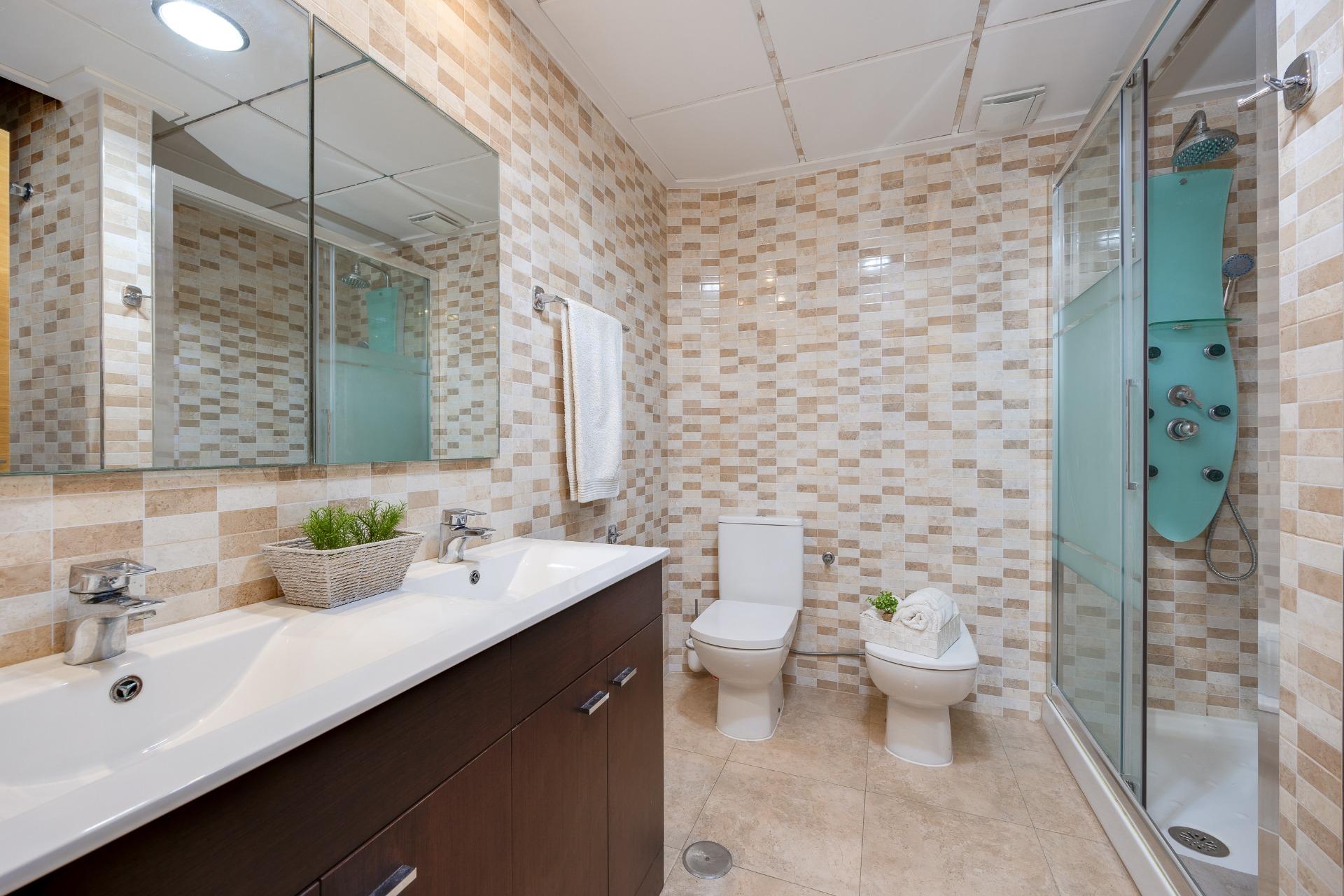 For sale - 2 Bedroom 1 Bathroom Apartment in Torrevieja - Centro  - Alicante