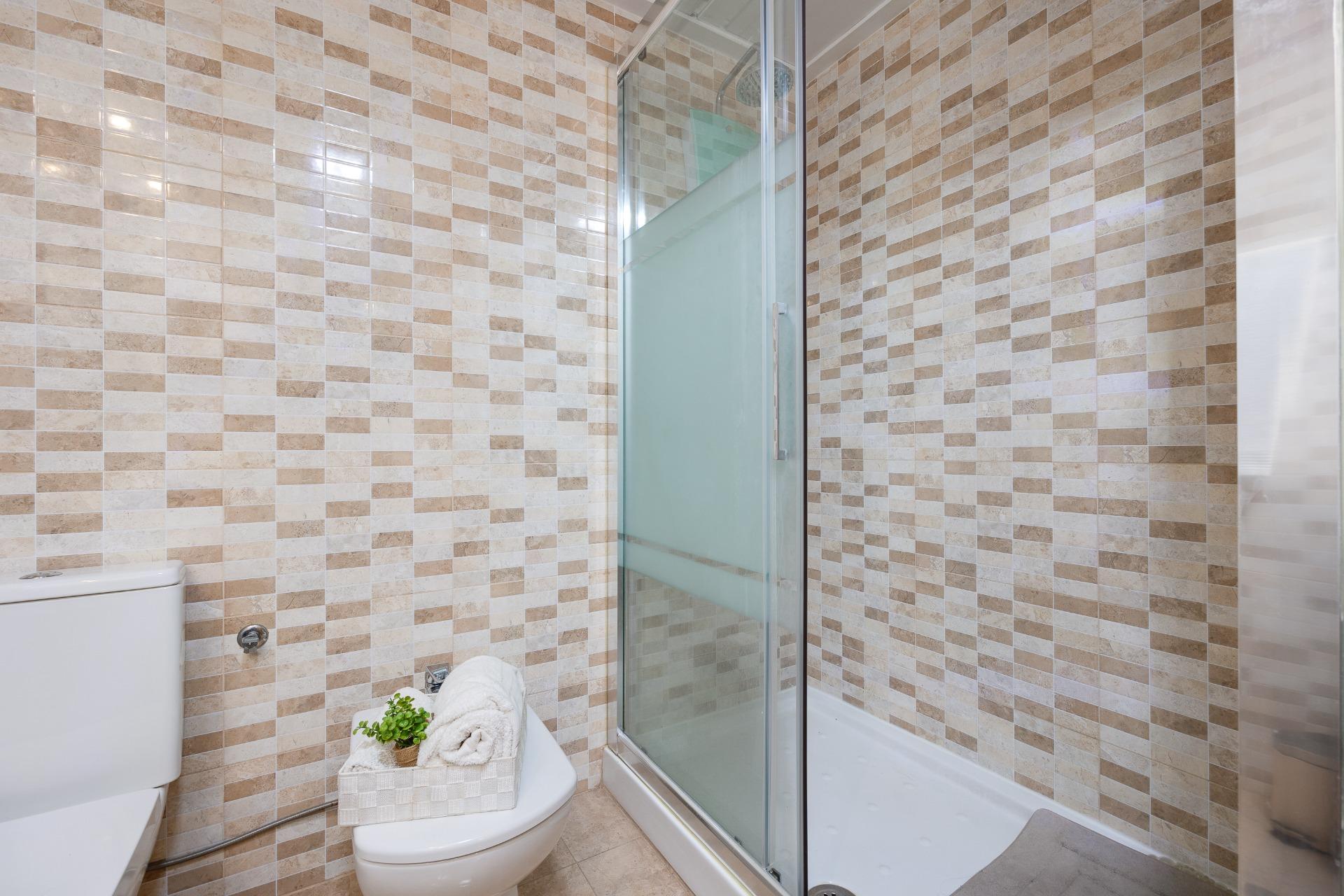 For sale - 2 Bedroom 1 Bathroom Apartment in Torrevieja - Centro  - Alicante