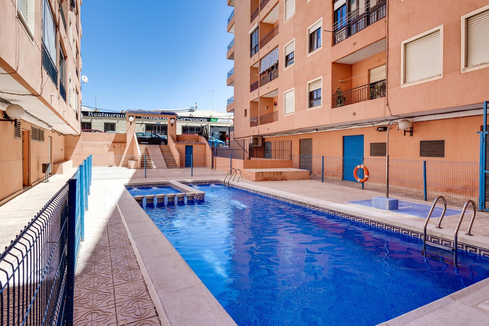 For sale - 2 Bedroom 1 Bathroom Apartment in Torrevieja - Centro  - Alicante