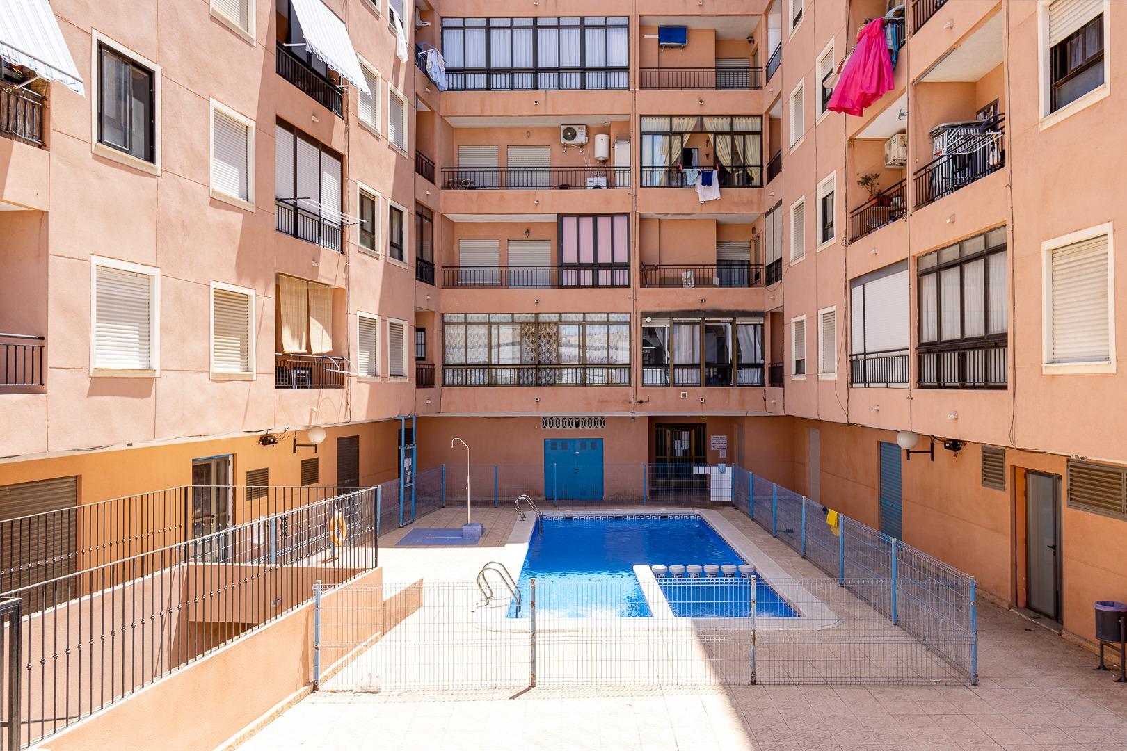 For sale - 2 Bedroom 1 Bathroom Apartment in Torrevieja - Centro  - Alicante