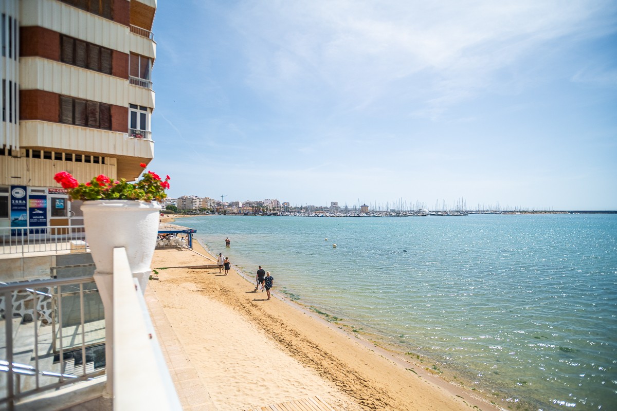 For sale - 3 Bedroom 3 Bathroom Apartment in Torrevieja - Costa Blanca  - Alicante