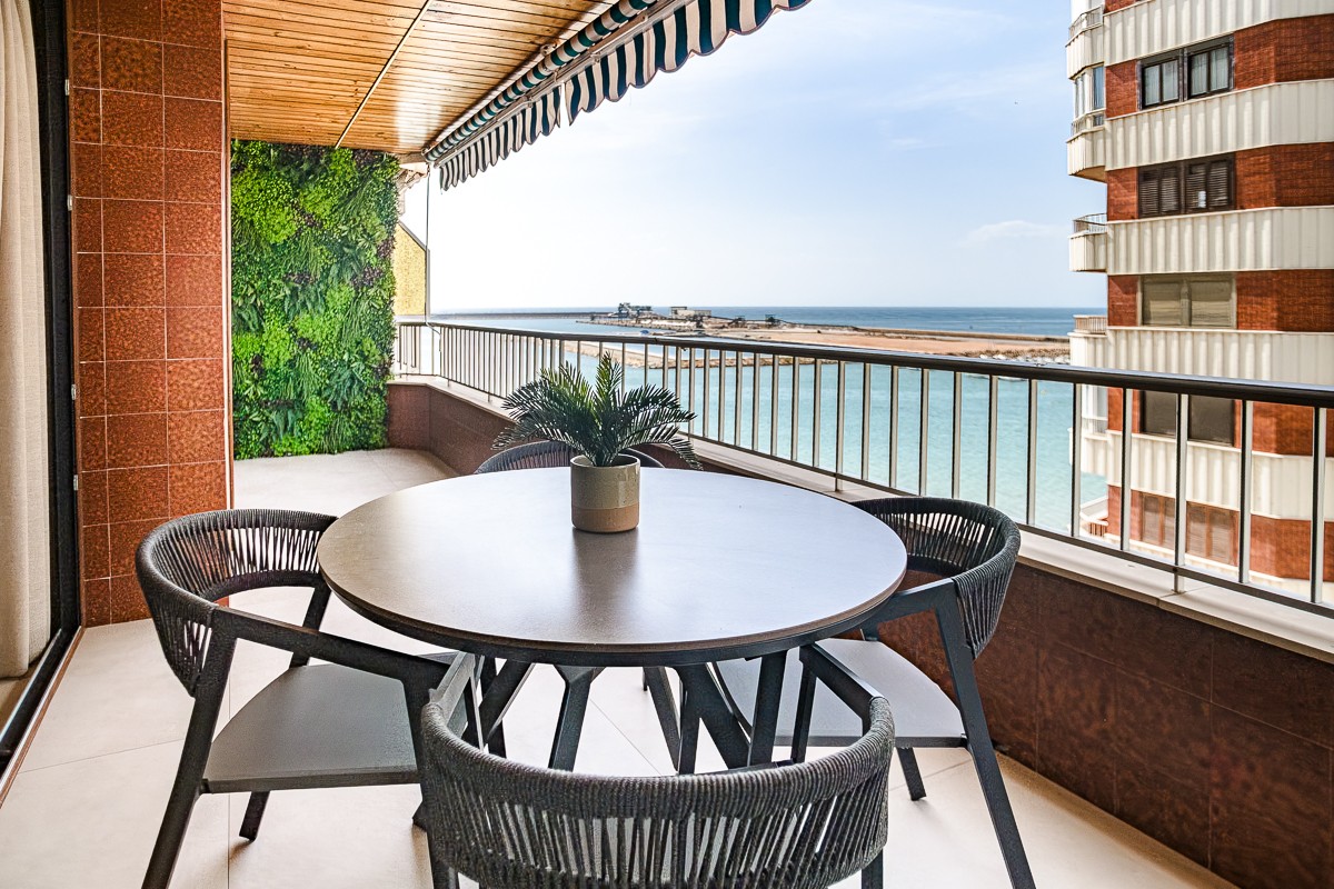 For sale - 3 Bedroom 3 Bathroom Apartment in Torrevieja - Costa Blanca  - Alicante