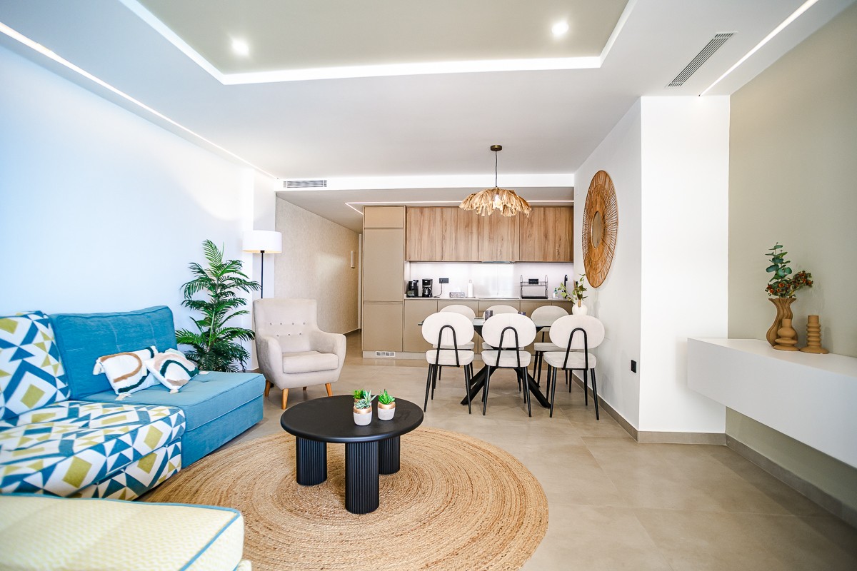 For sale - 3 Bedroom 3 Bathroom Apartment in Torrevieja - Costa Blanca  - Alicante