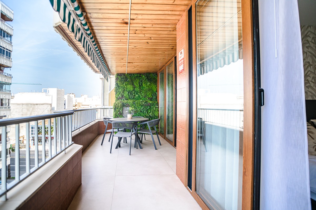 For sale - 3 Bedroom 3 Bathroom Apartment in Torrevieja - Costa Blanca  - Alicante