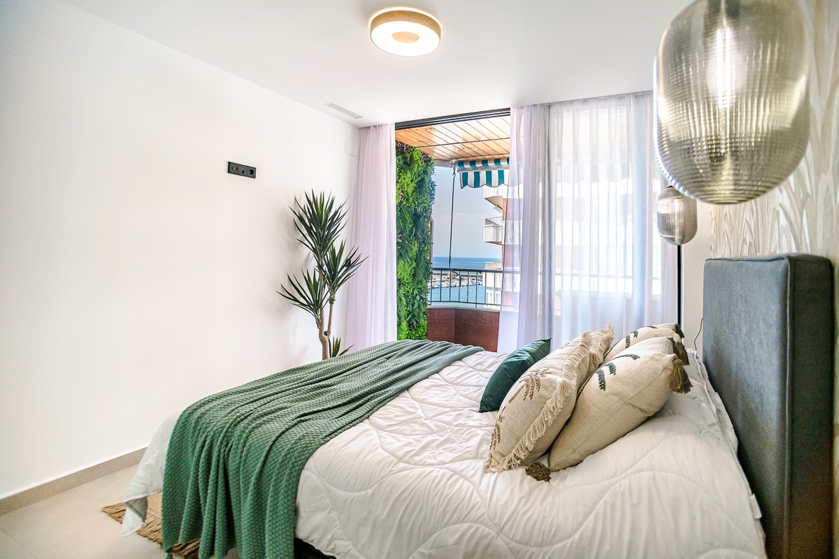 For sale - 3 Bedroom 3 Bathroom Apartment in Torrevieja - Costa Blanca  - Alicante