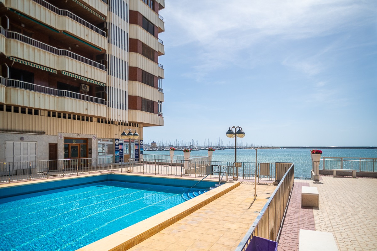 For sale - 3 Bedroom 3 Bathroom Apartment in Torrevieja - Costa Blanca  - Alicante