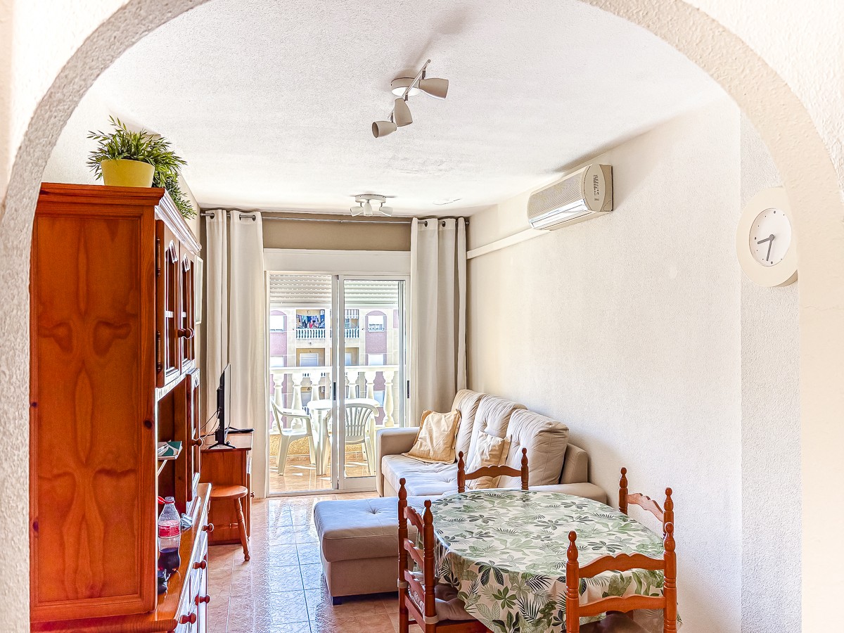 For sale - 2 Bedroom 1 Bathroom Apartment in Torrevieja - Costa Blanca  - Alicante