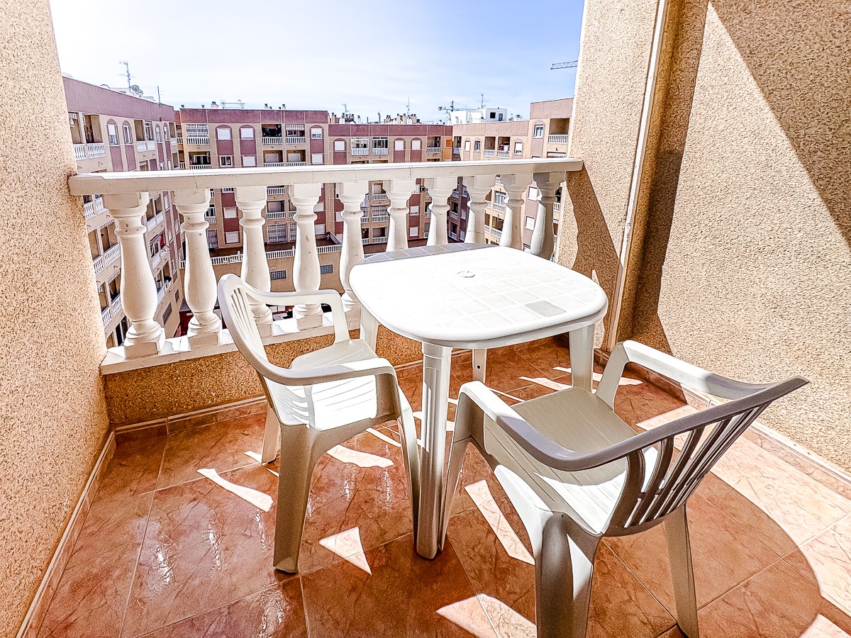 For sale - 2 Bedroom 1 Bathroom Apartment in Torrevieja - Costa Blanca  - Alicante