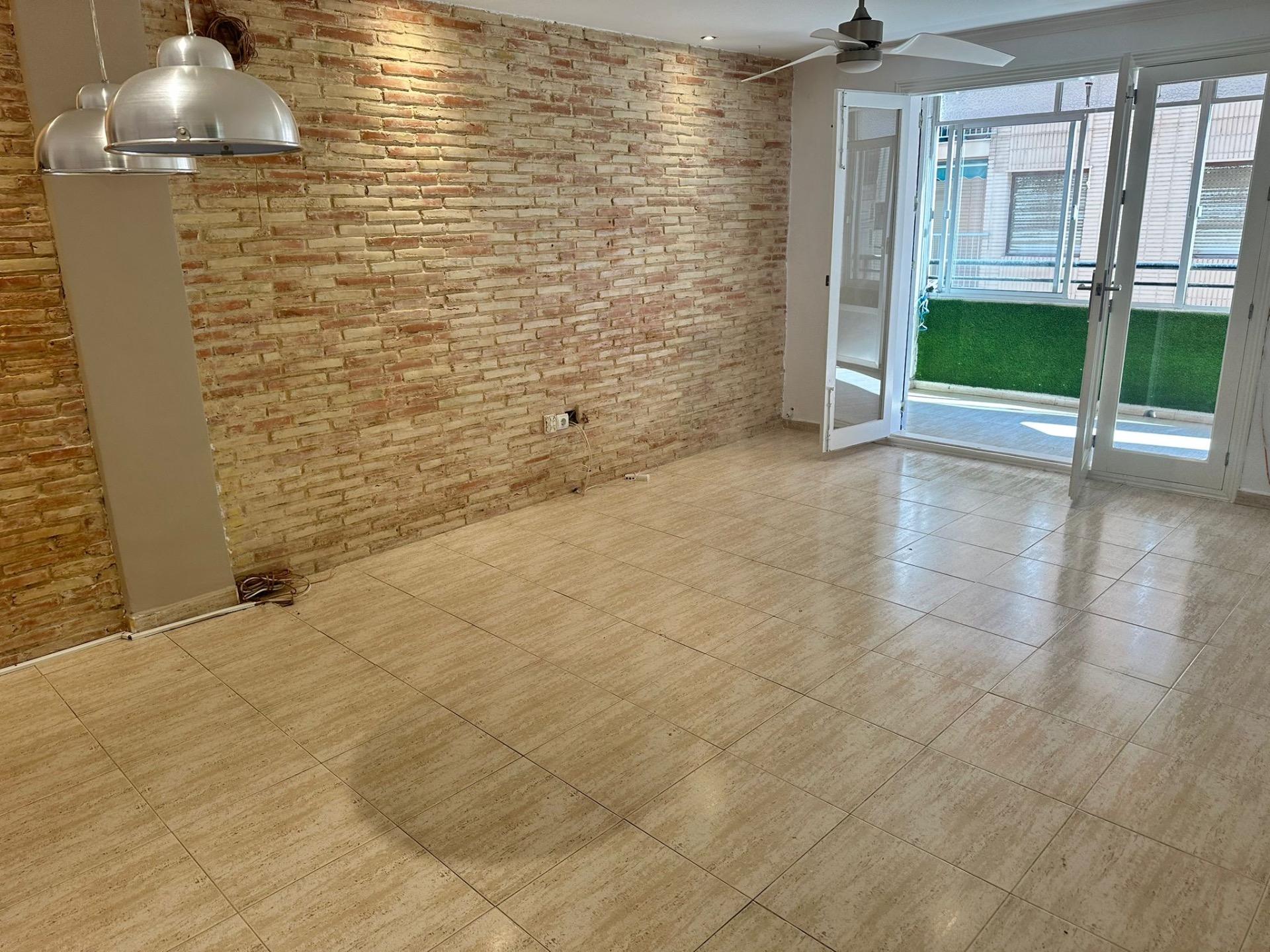 For sale - 3 Bedroom 2 Bathroom Apartment in Torrevieja - El Acequión - Los Náufragos  - Alicante