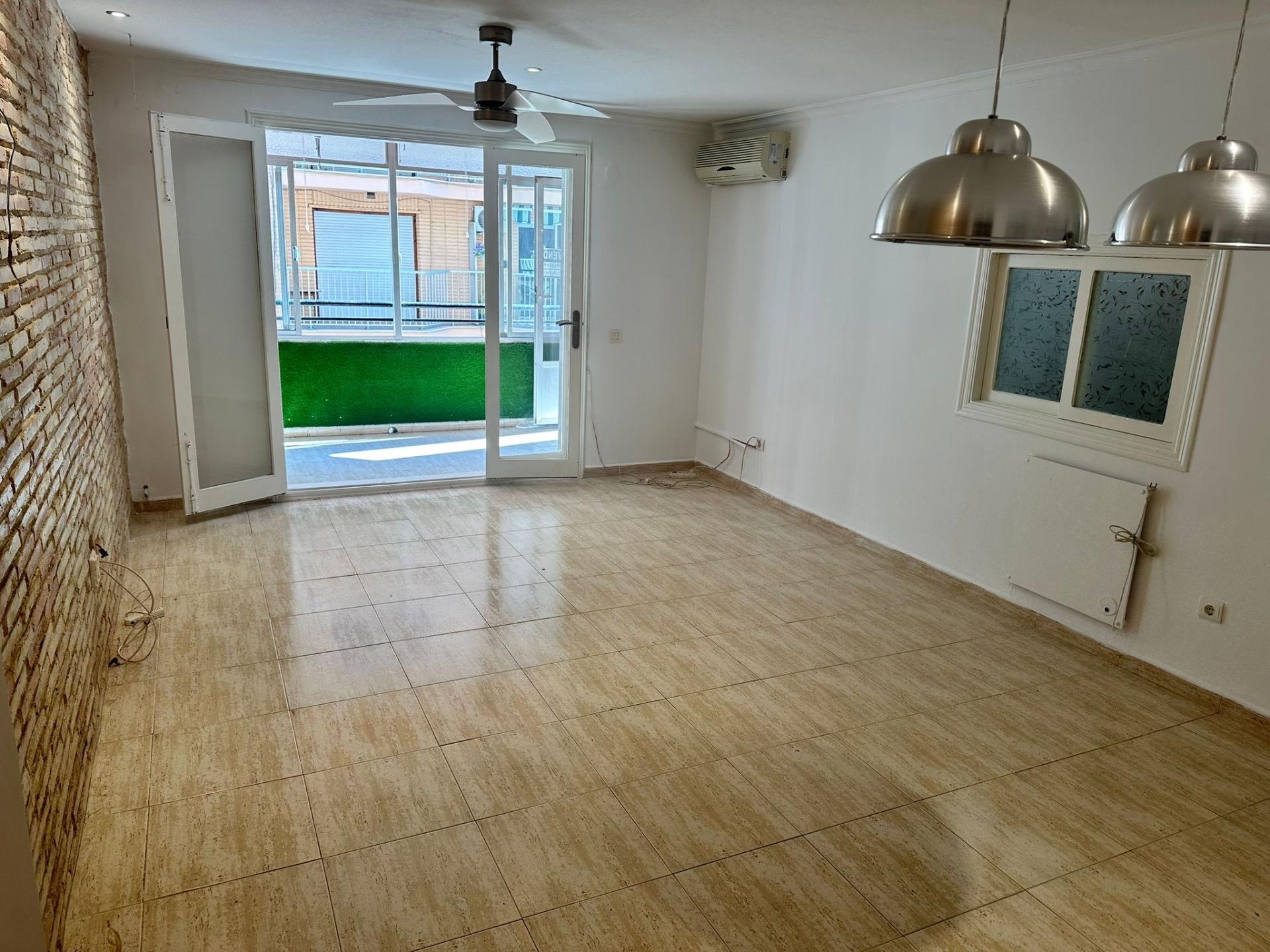 For sale - 3 Bedroom 2 Bathroom Apartment in Torrevieja - El Acequión - Los Náufragos  - Alicante