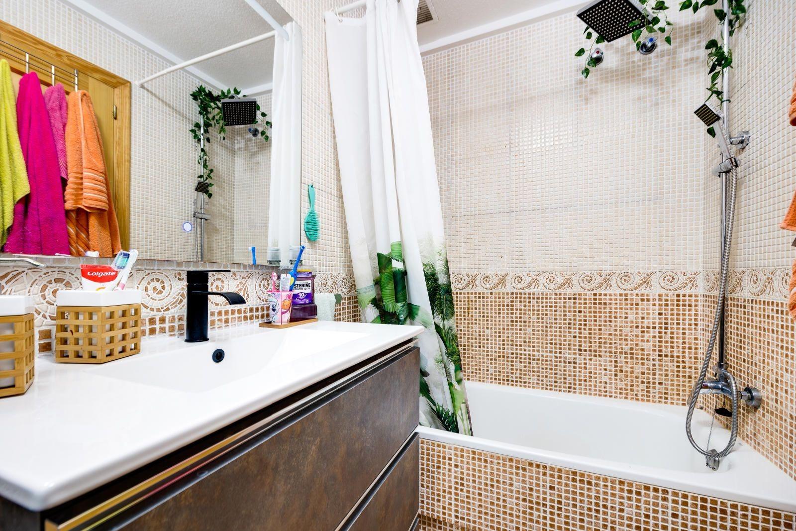 For sale - 2 Bedroom 1 Bathroom Apartment in Torrevieja - Centro  - Alicante
